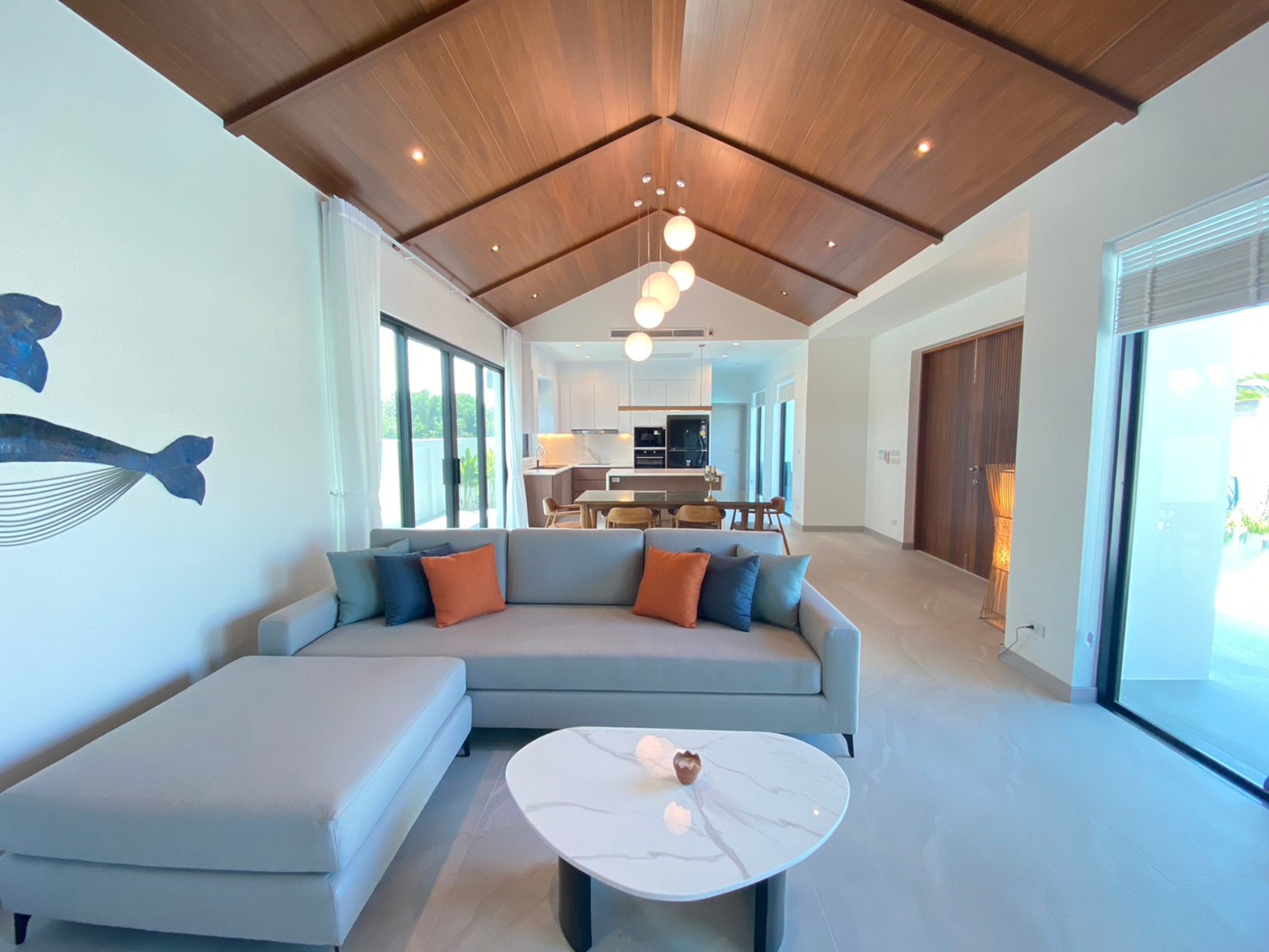 Modern 3-Bedroom Pool Villa Near Soi 102 & Pineapple Valley Golf Club thumbnail 3