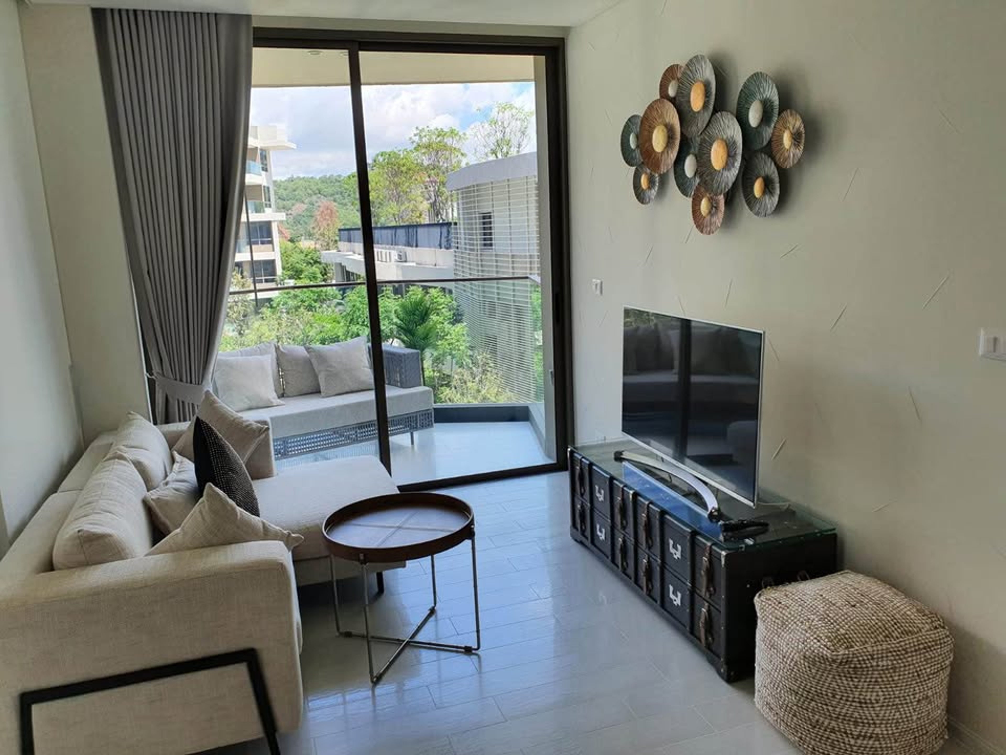 Beautiful 2-Bedroom Condo with Pool View at Veranda, Khao Takiab thumbnail 13