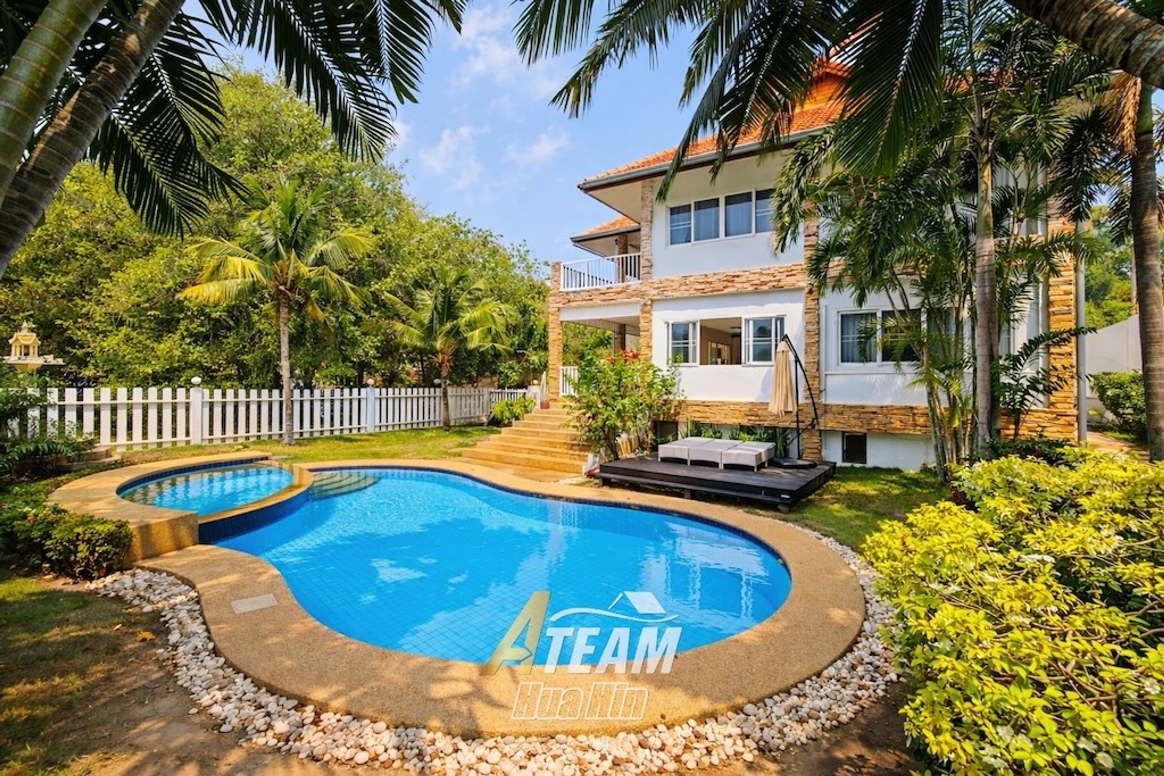 Spacious 2-Storey Pool Villa with Tropical Mountain Views – Soi 88 thumbnail 5