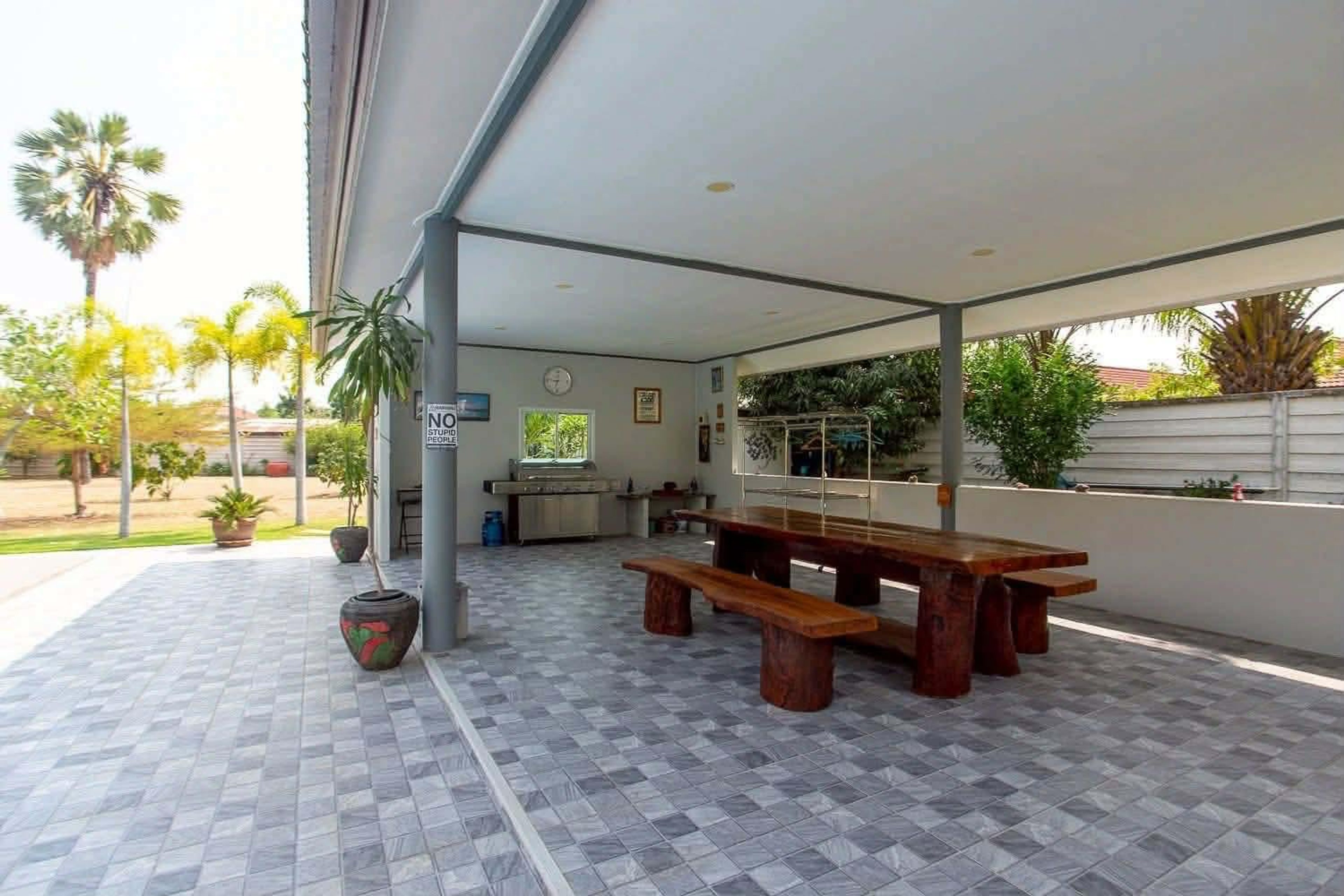 Impressive 7-Bedroom Mansion with Large Saltwater Pool in Cha-Am thumbnail 33