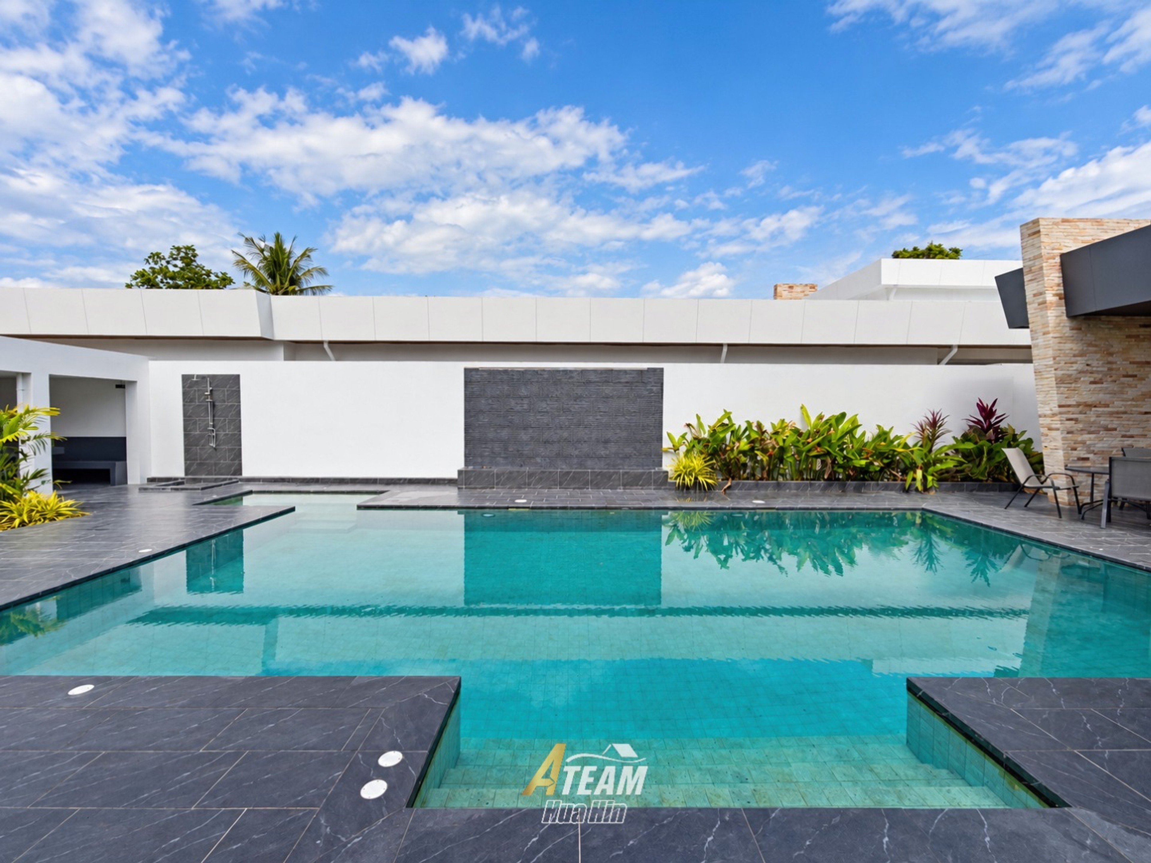 Beautiful Modern New-Build Pool Villa 