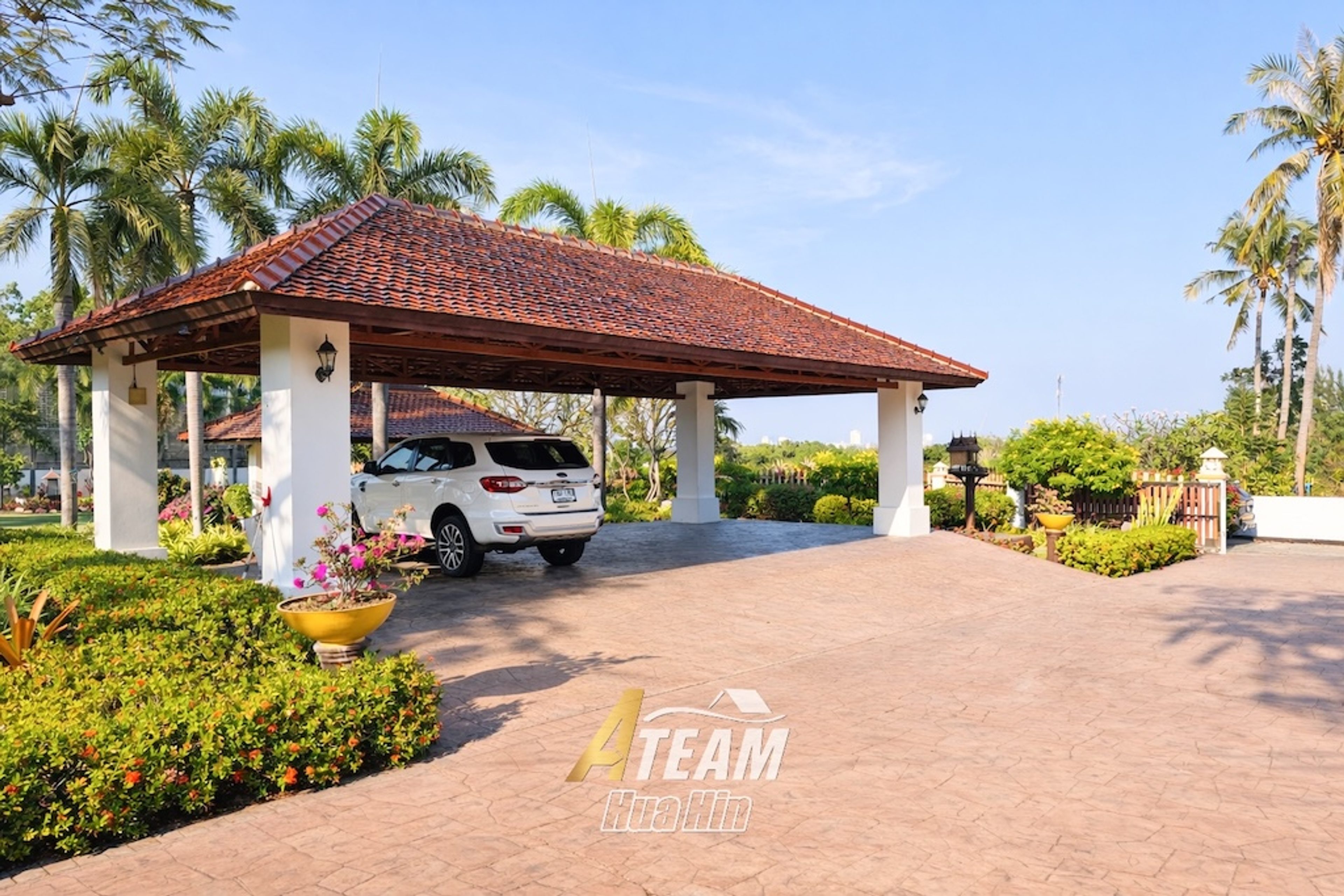 Luxury 6-Bedrooms Spacious 3,200 sqm Estate 5 min from city center —  thumbnail 28