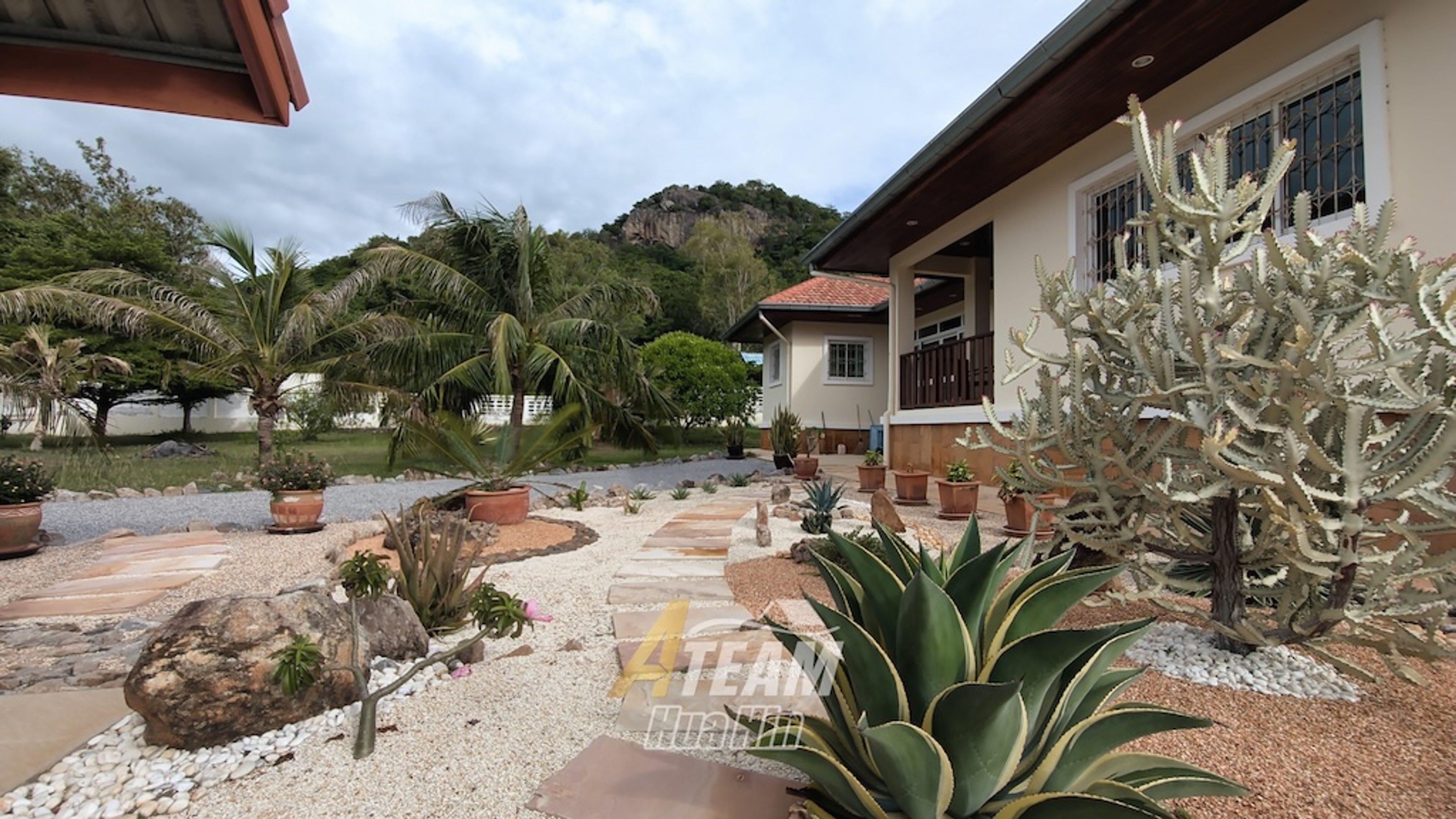 3-Bedroom Home on Large 2 Rai in Khao Tao thumbnail 9