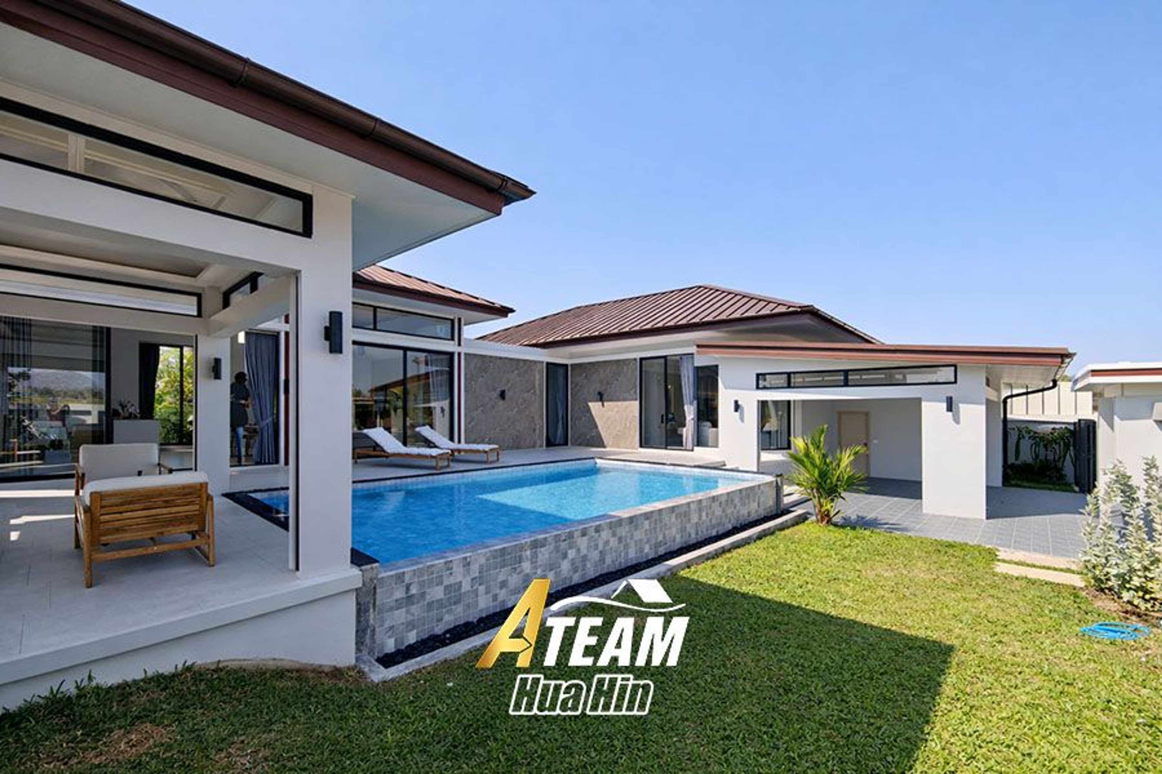 Contemporary Thai Luxury Pool Villas thumbnail 3