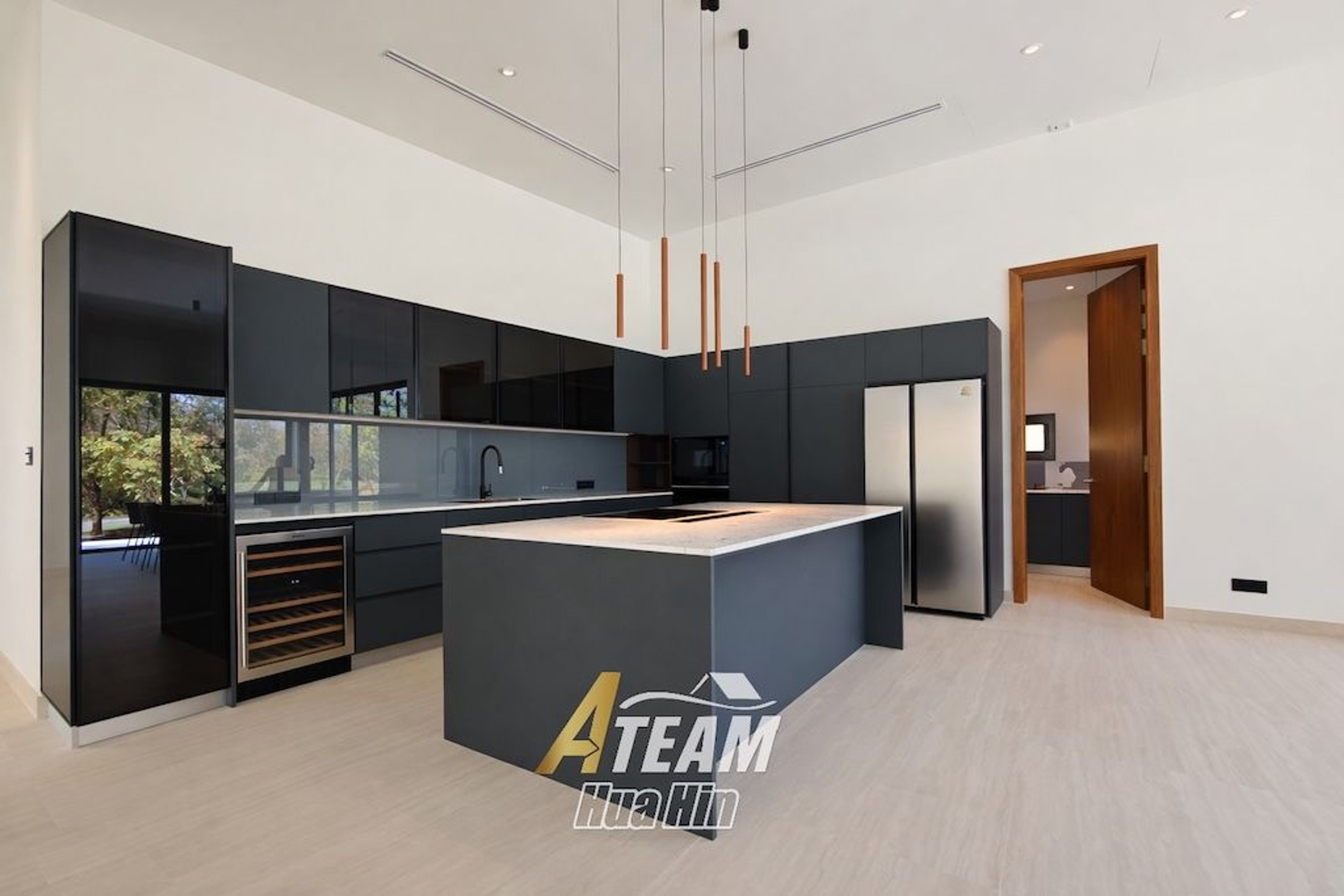 Luxury 3-Bedroom Estate with Springfield Golf Course View thumbnail 9