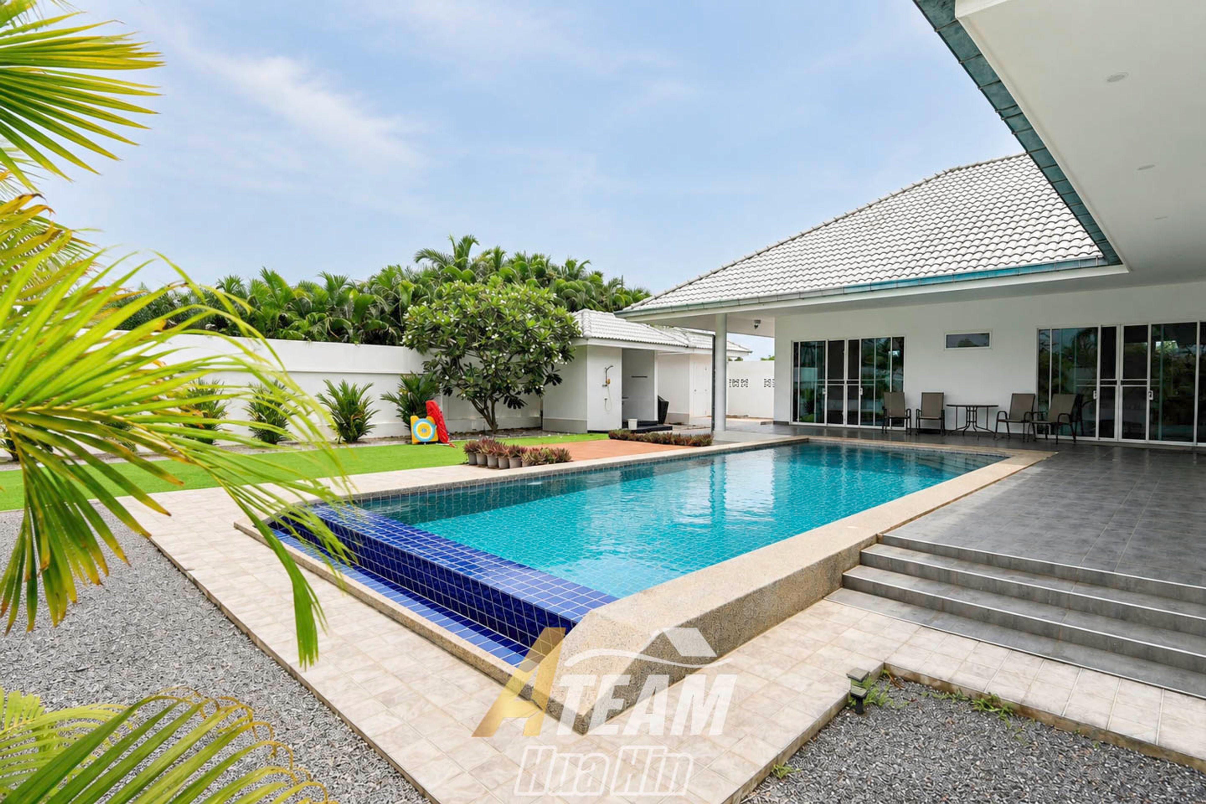 Private 3-Bedroom Pool Villa on a Large 800 Sq.m. Plot | Pak Nam Pran, Pranburi thumbnail 2