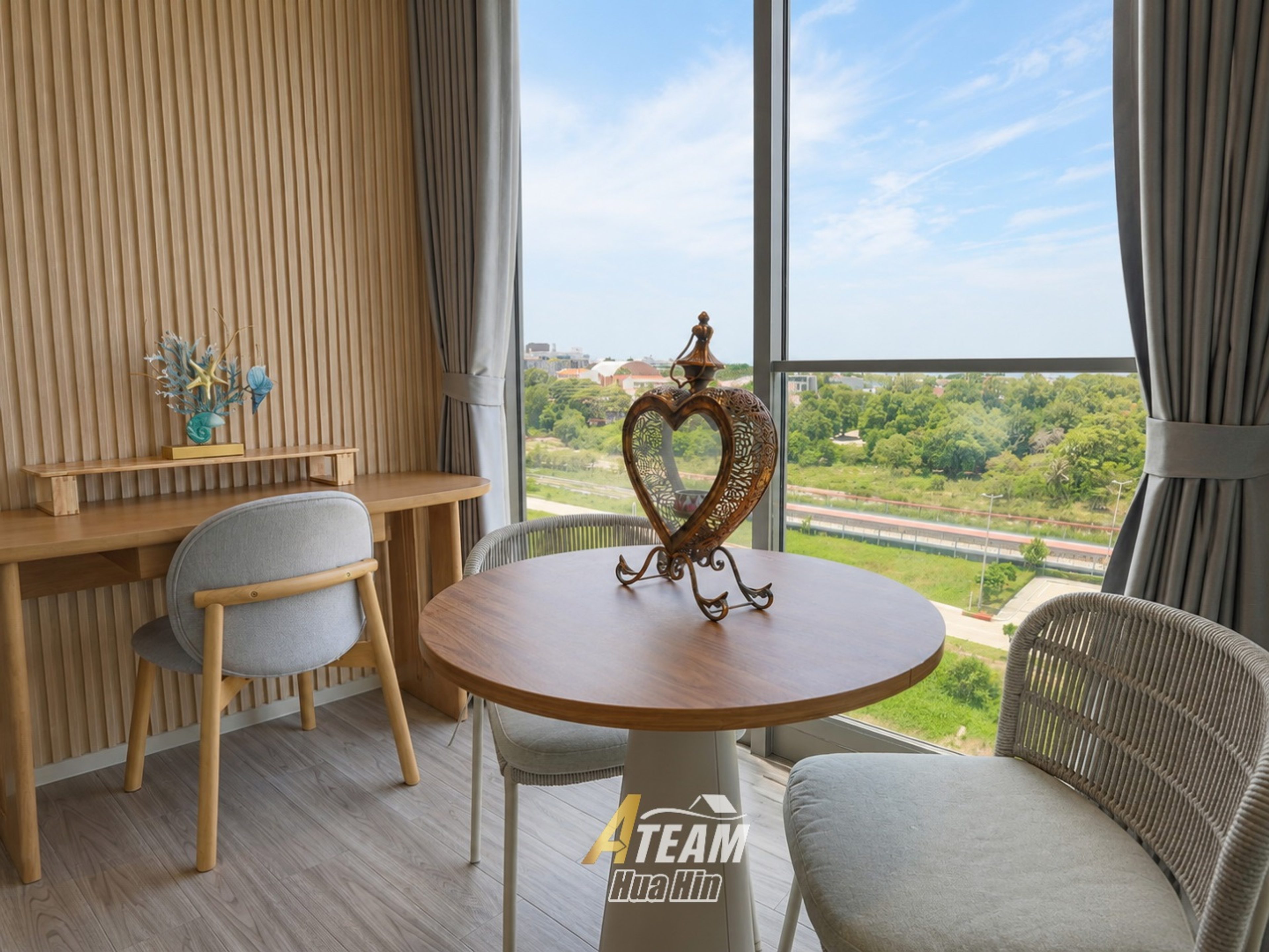 1 Bedroom Plus Corner Unit with Sea View thumbnail 11