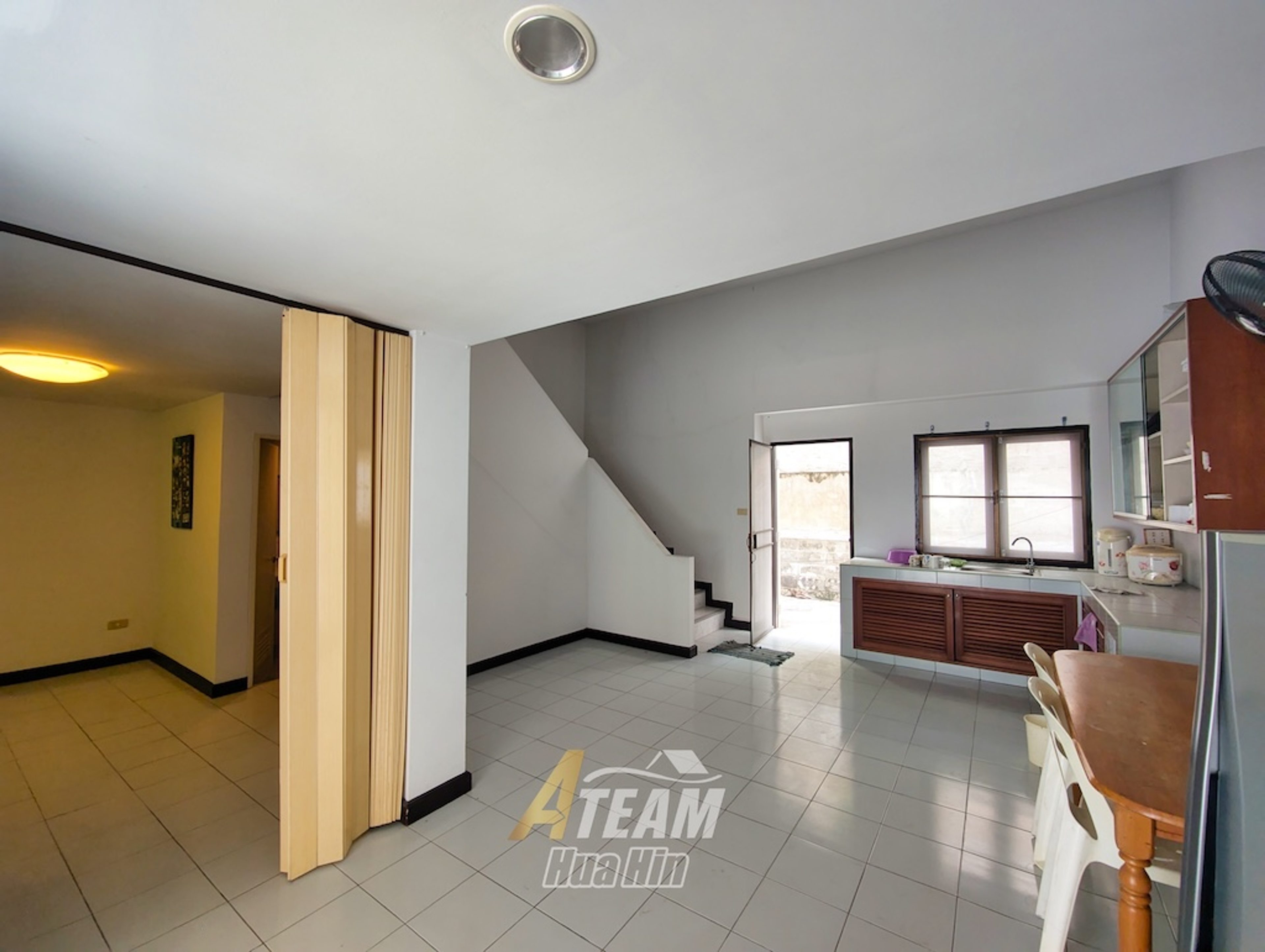 Beachfront 5-Bedroom Townhouse in Baan Suksamran – Hua Hin City Center thumbnail 5