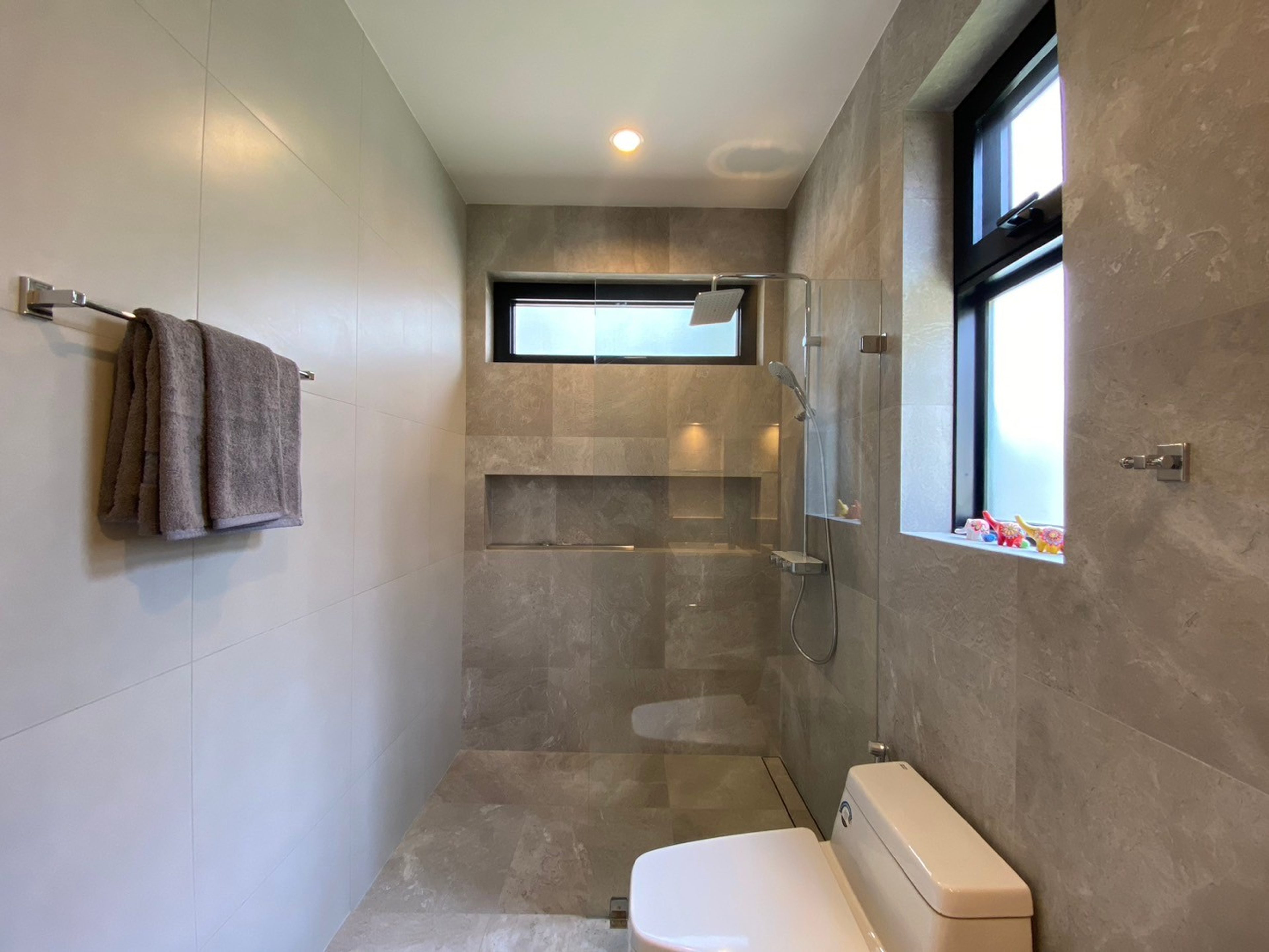 Modern 3-Bedroom Pool Villa Near Soi 102 & Pineapple Valley Golf Club thumbnail 9