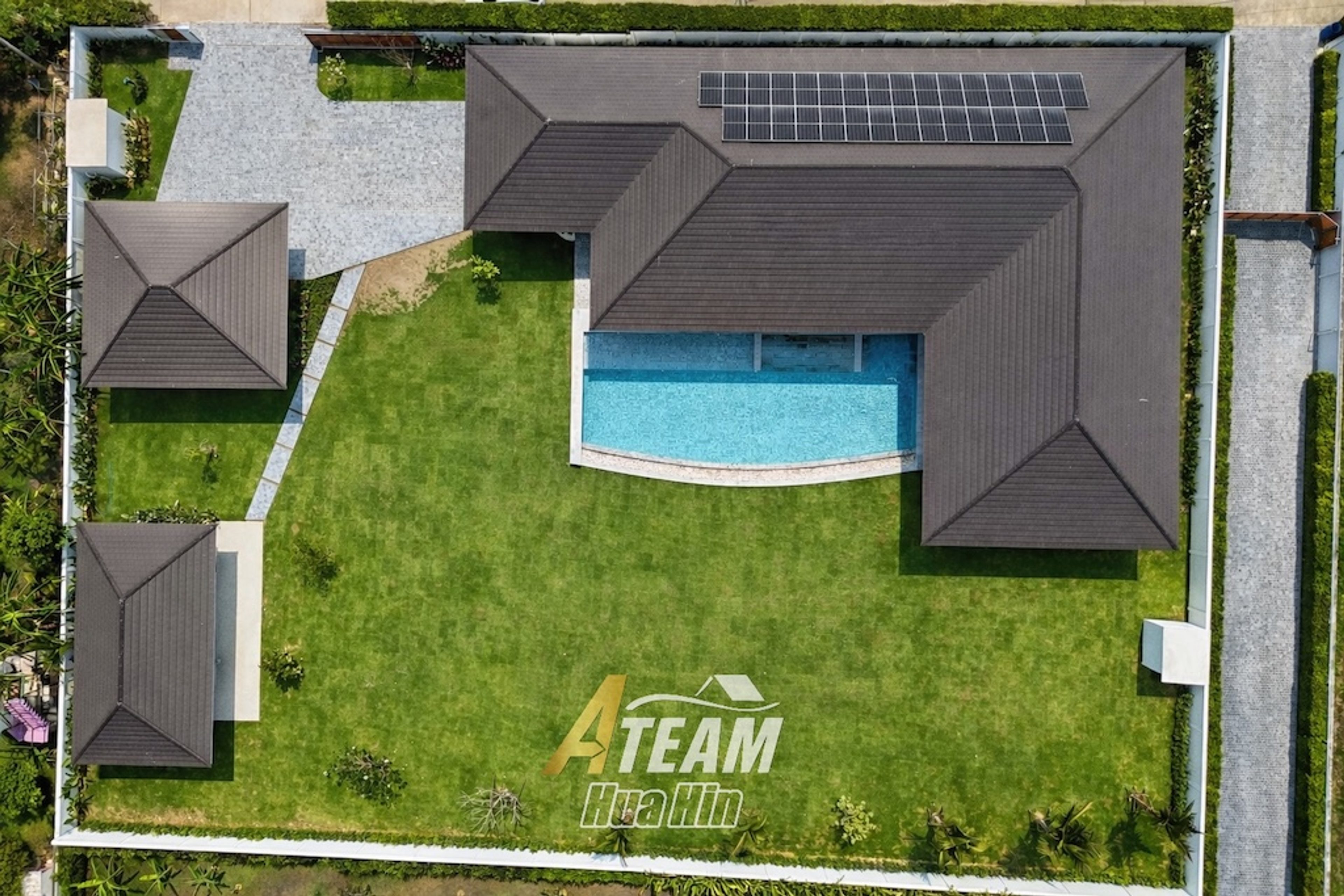 Prestigious 5-Bedroom Pool Villa on 2,622 sqm Prime Land thumbnail 33