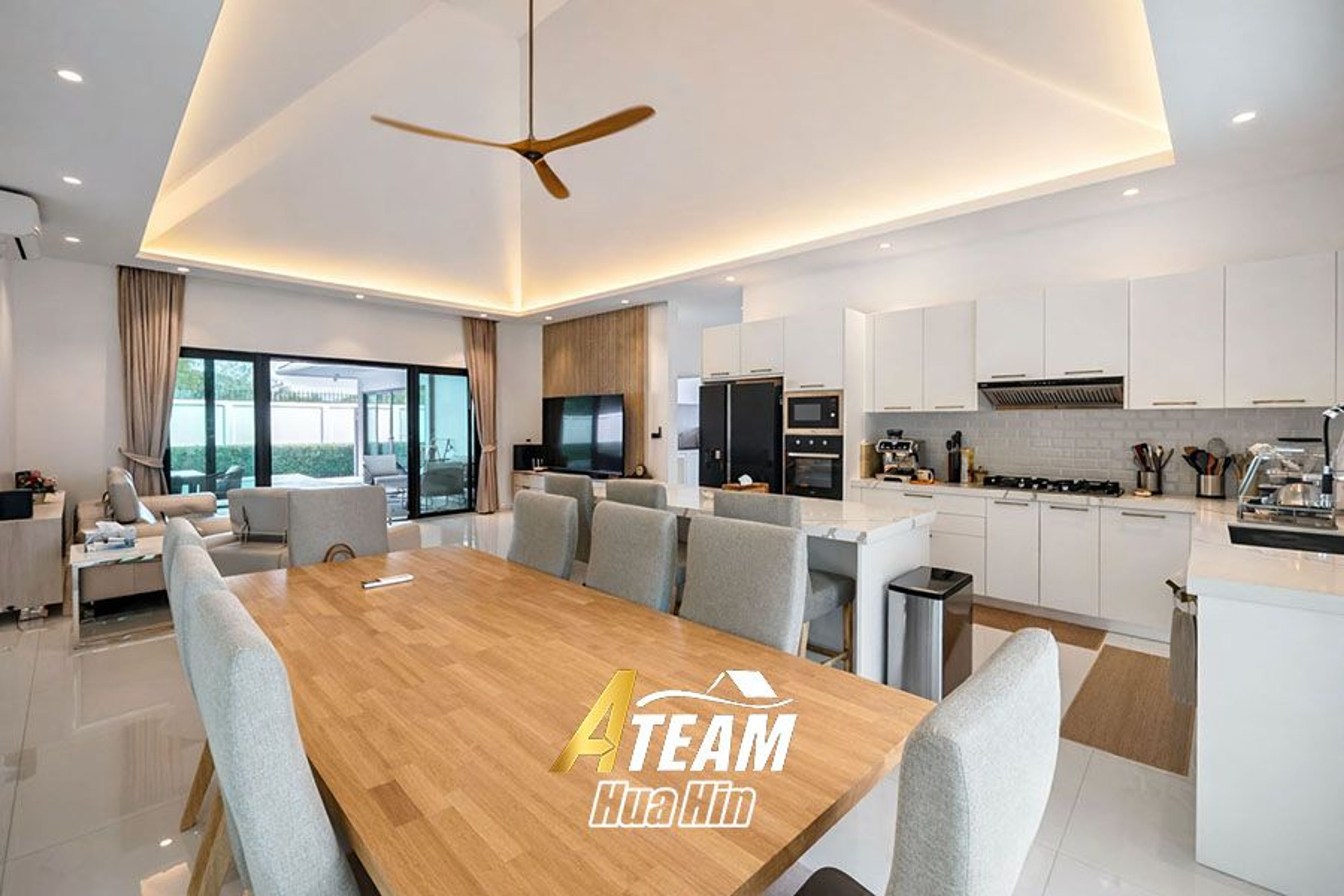 Modern 3 Bed 3 Bath Pool Villa near Blackmountain  thumbnail 11