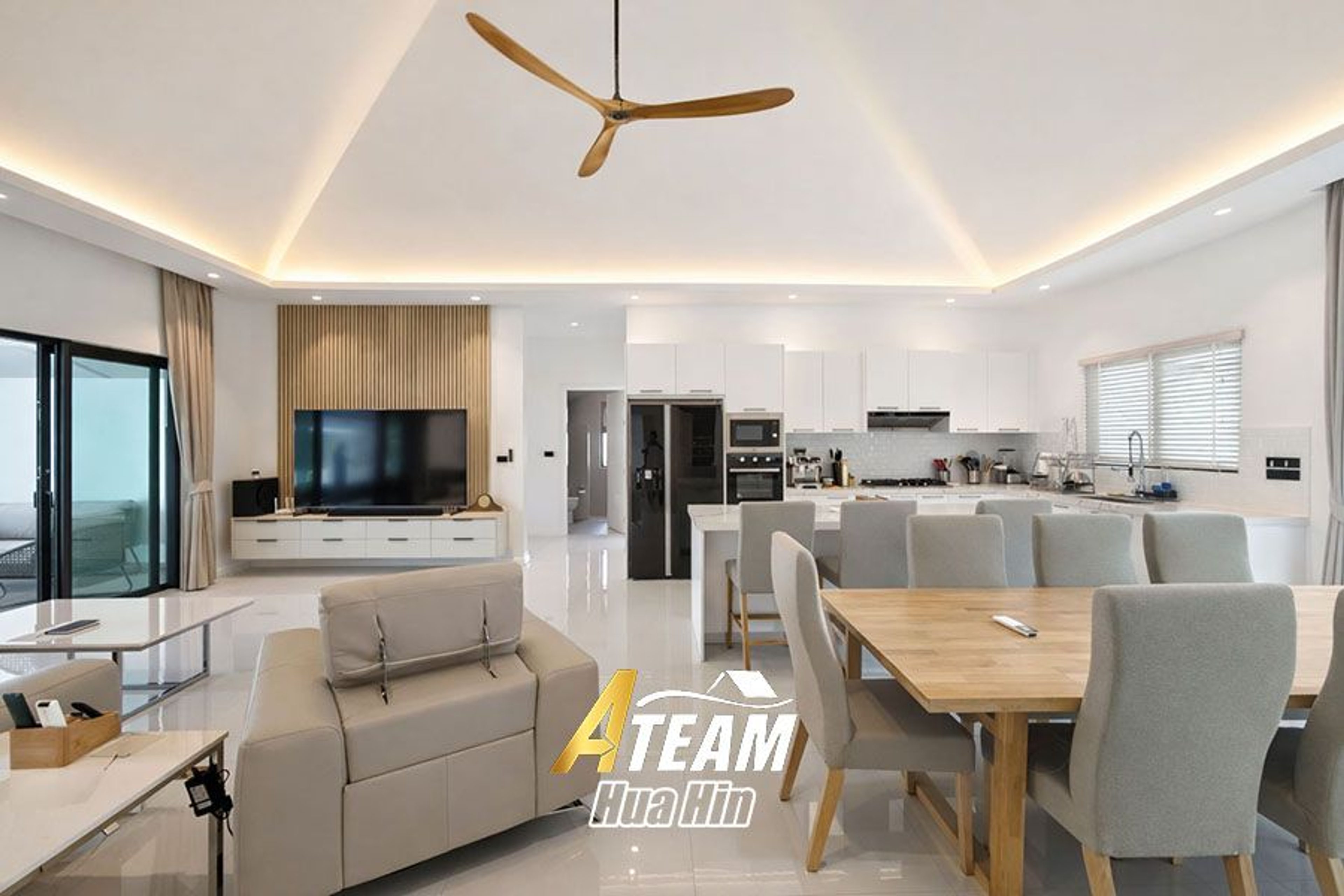 Modern 3 Bed 3 Bath Pool Villa near Blackmountain  thumbnail 9