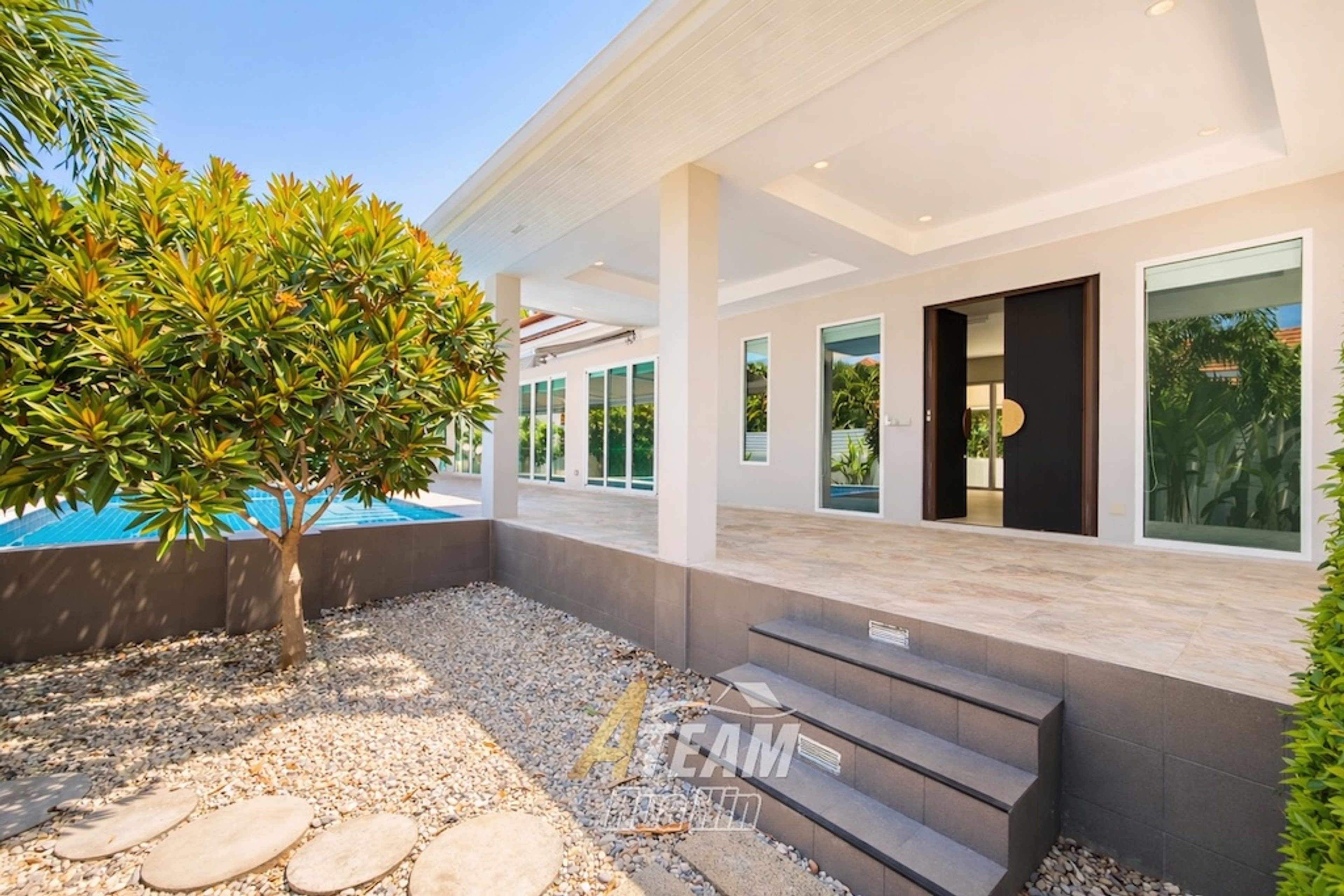 3 bedrooms pool villa in Red Mountain Boutique thumbnail 2