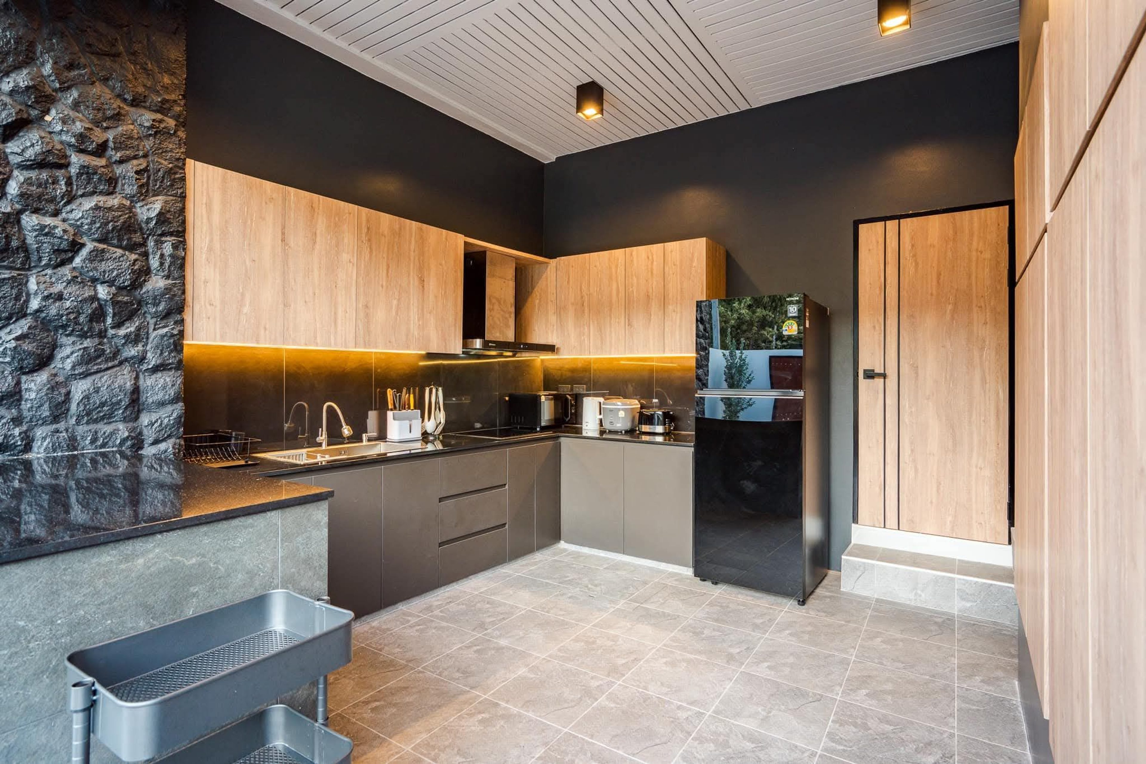 Modern Luxury  5-Bedroom Home – Hua Hin thumbnail 9