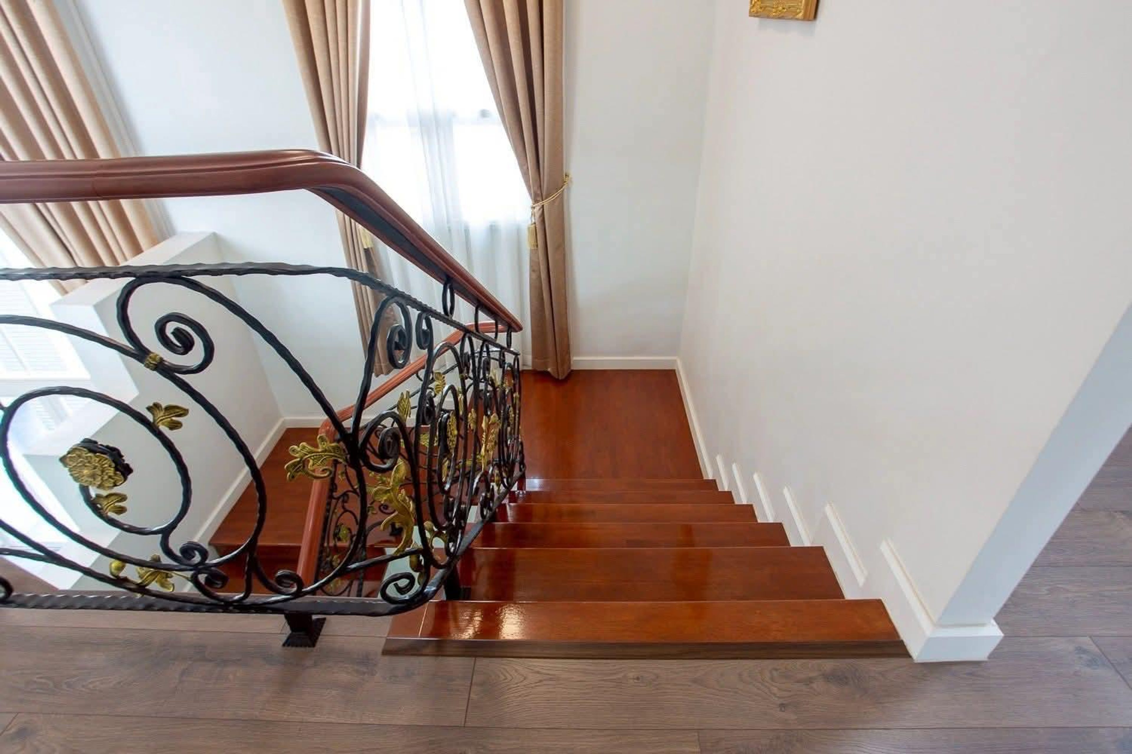 Impressive 7-Bedroom Mansion with Large Saltwater Pool in Cha-Am thumbnail 11