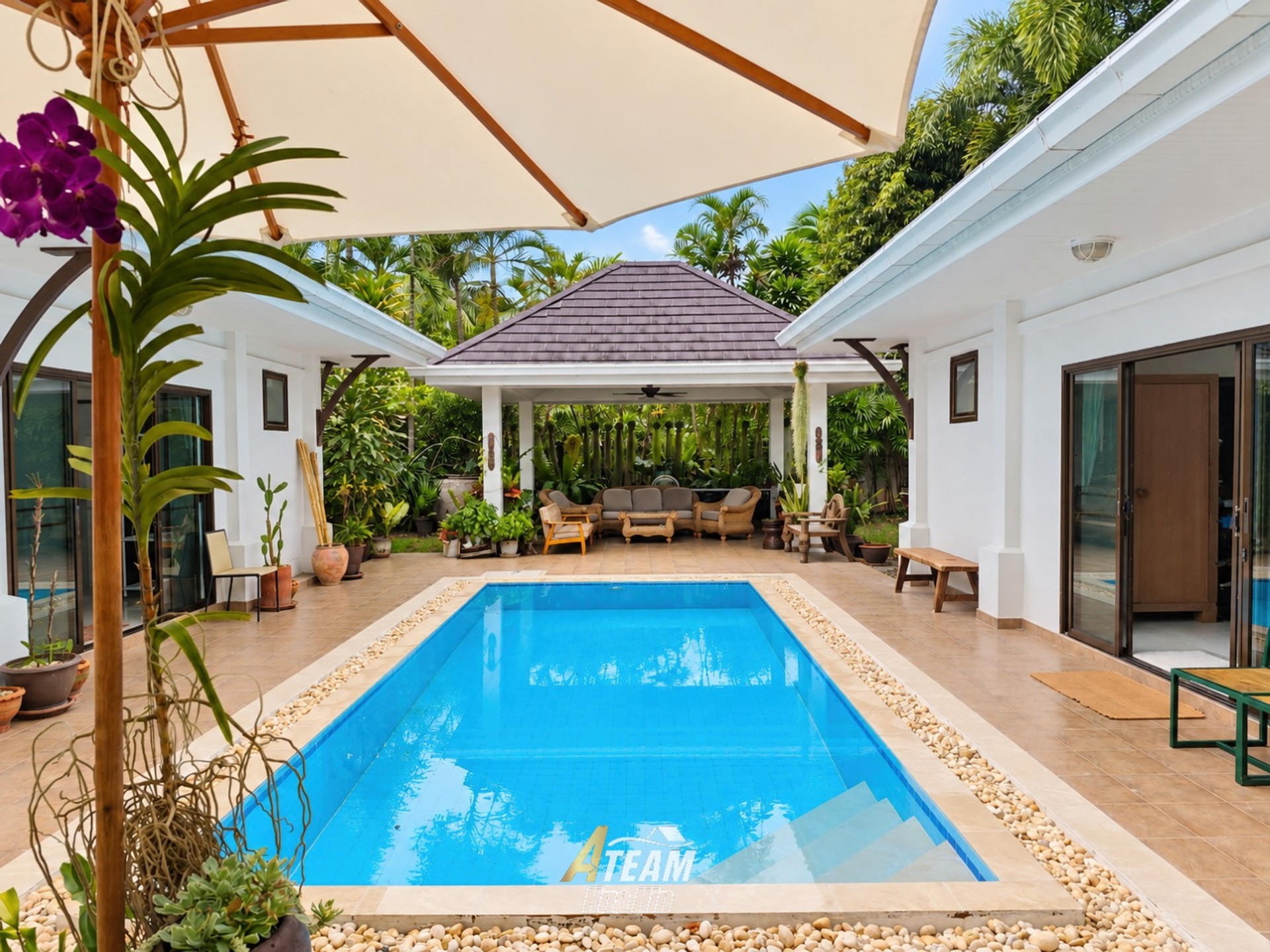 Luxury 4-Bedroom Pool Villa on a Large Plot in Khao Tao