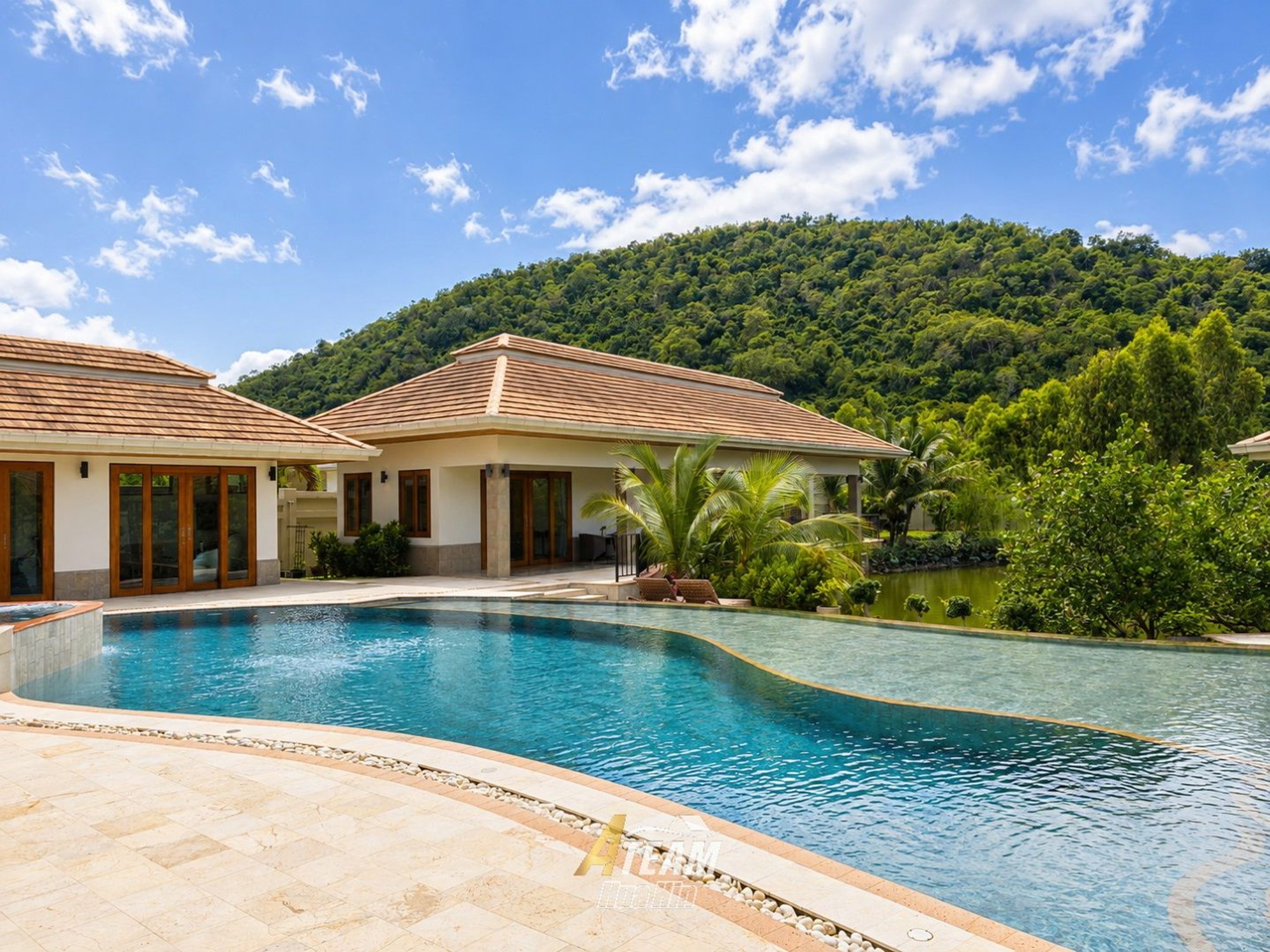 Villa exceptionnelle de 7 chambres avec piscine