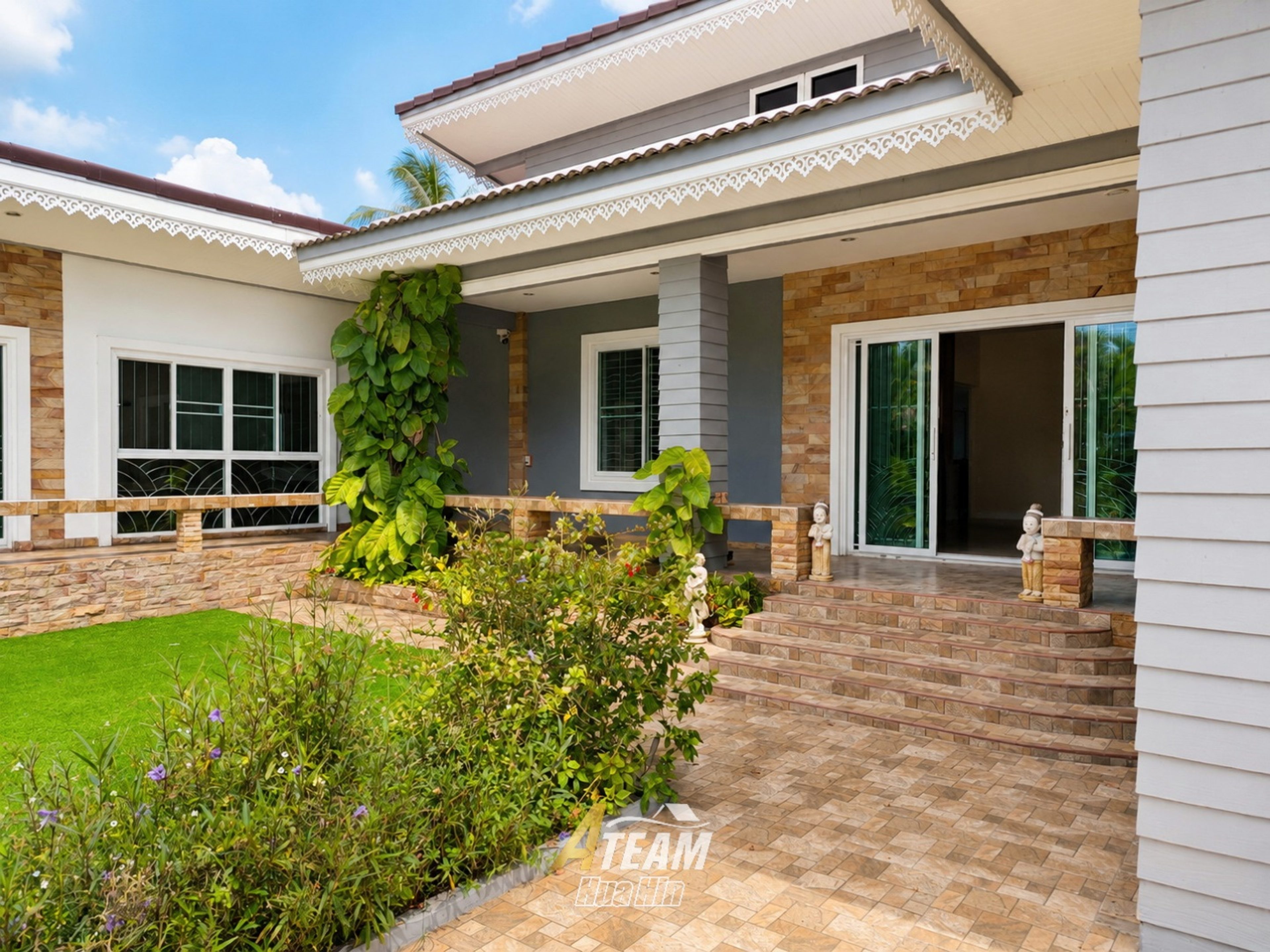Investment Opportunity 5-Bedroom Near Pak Nam Pran Beach  thumbnail 2