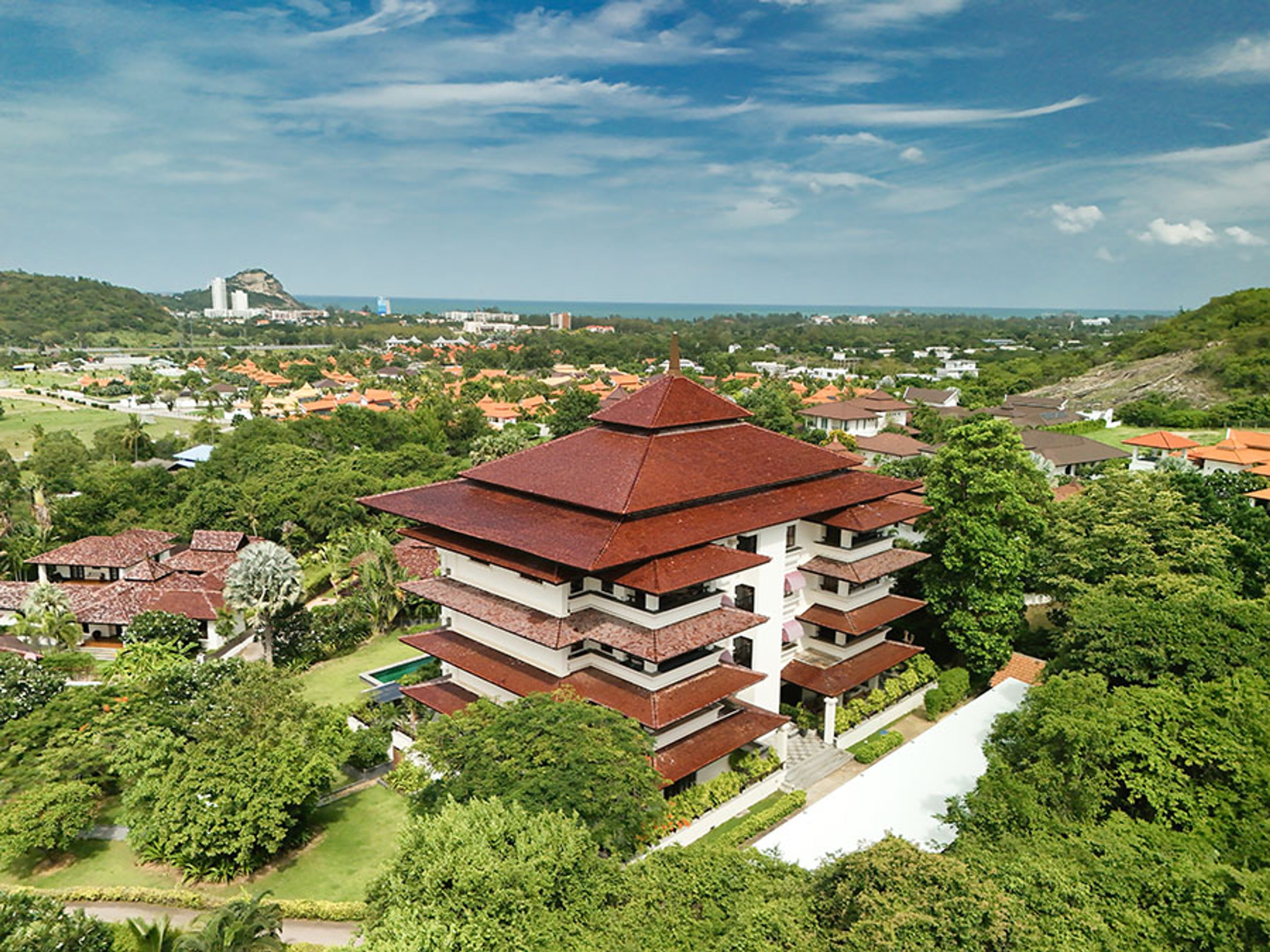 Unique 240 sqm Panoramic View Condo for Rent – Soi 116, Hua Hin