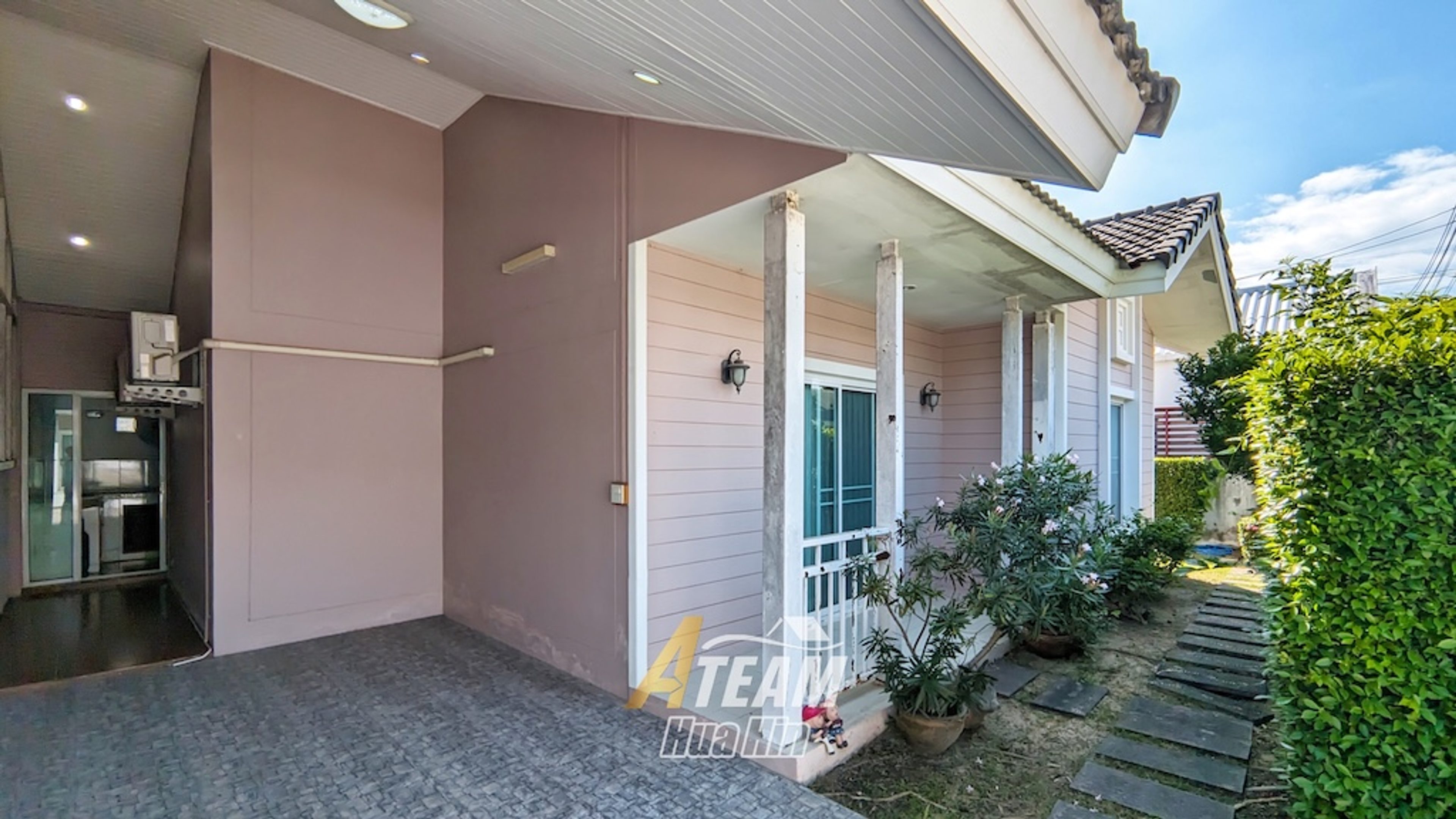 LA VALLEE VINTAGE – 3 Bedroom House for Sale thumbnail 2