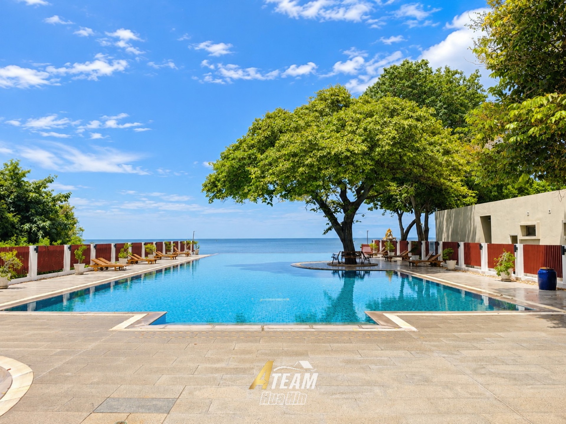 Beachfront Condo 3 Bedrooms Baan suan rim sai