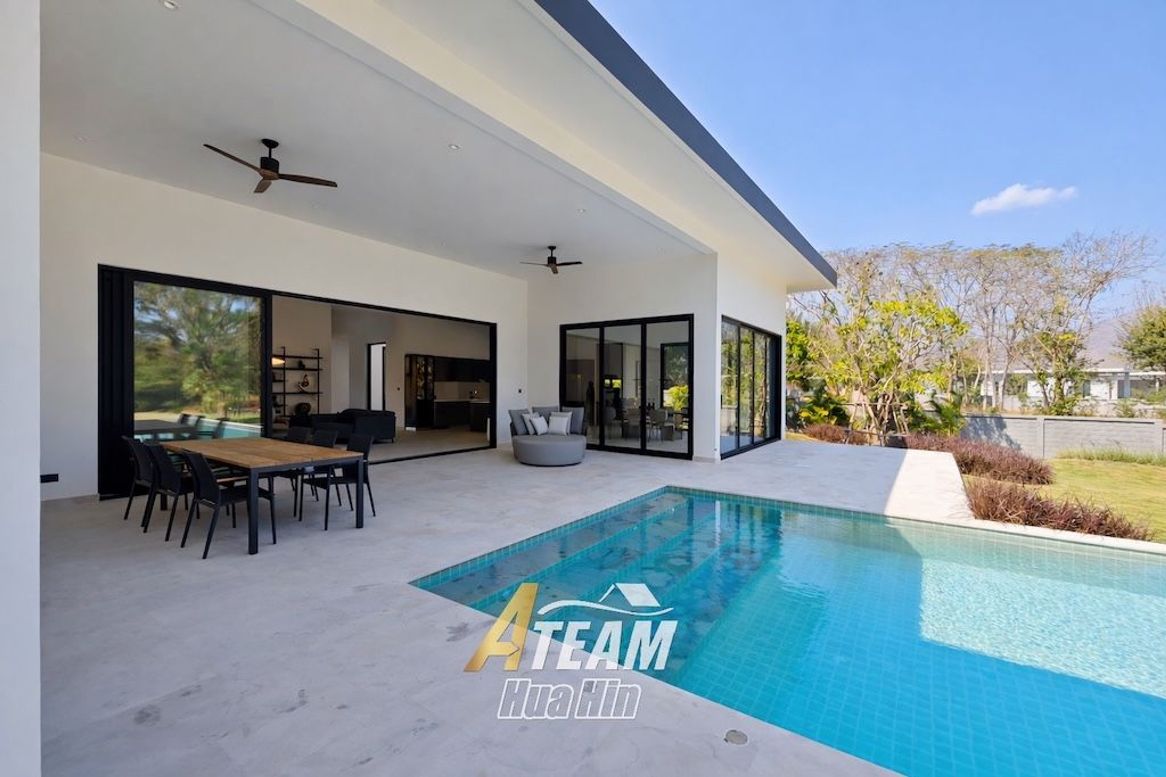 Luxury 3-Bedroom Estate with Springfield Golf Course View thumbnail 13