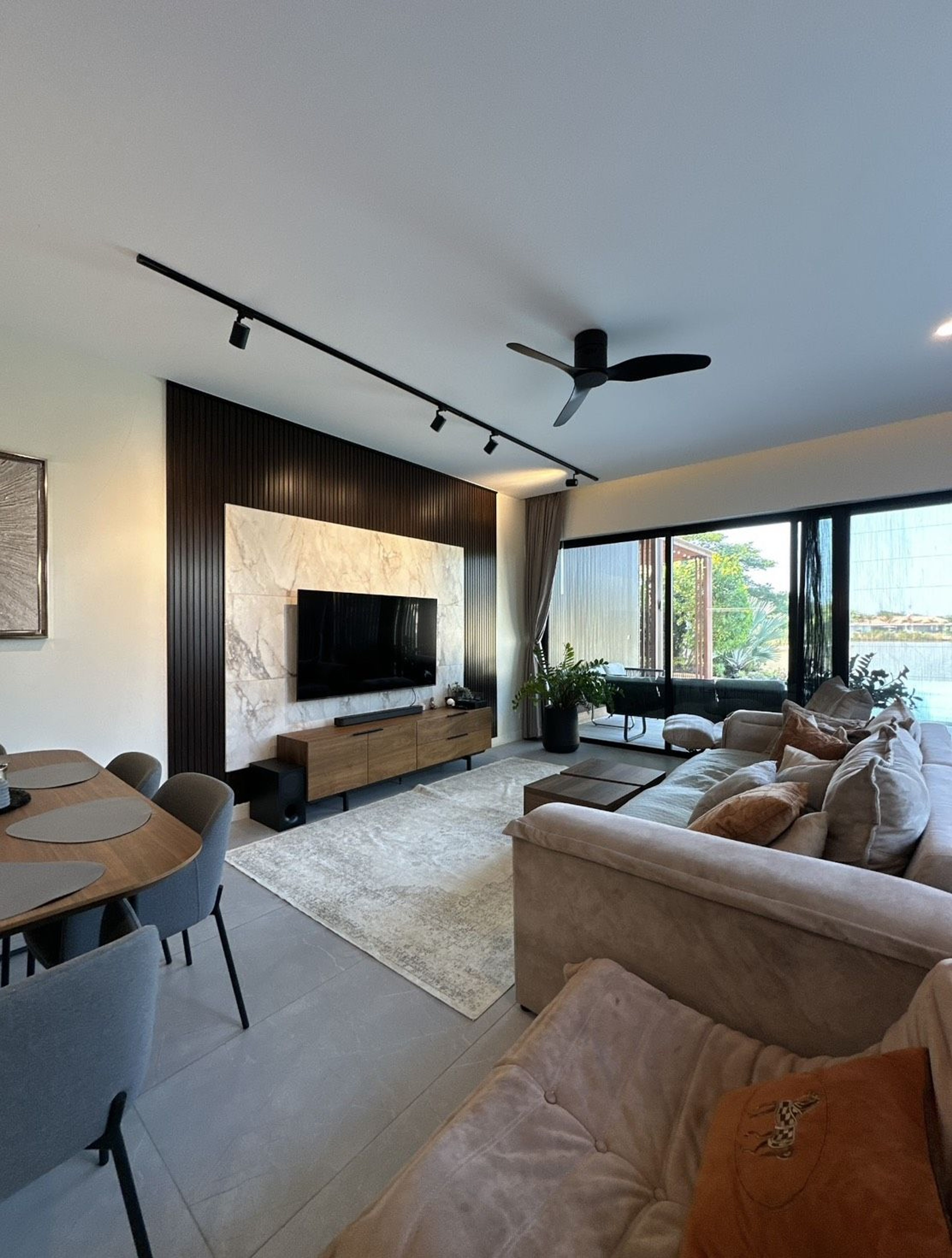 4-Bedroom Lake View Pool Villa thumbnail 7