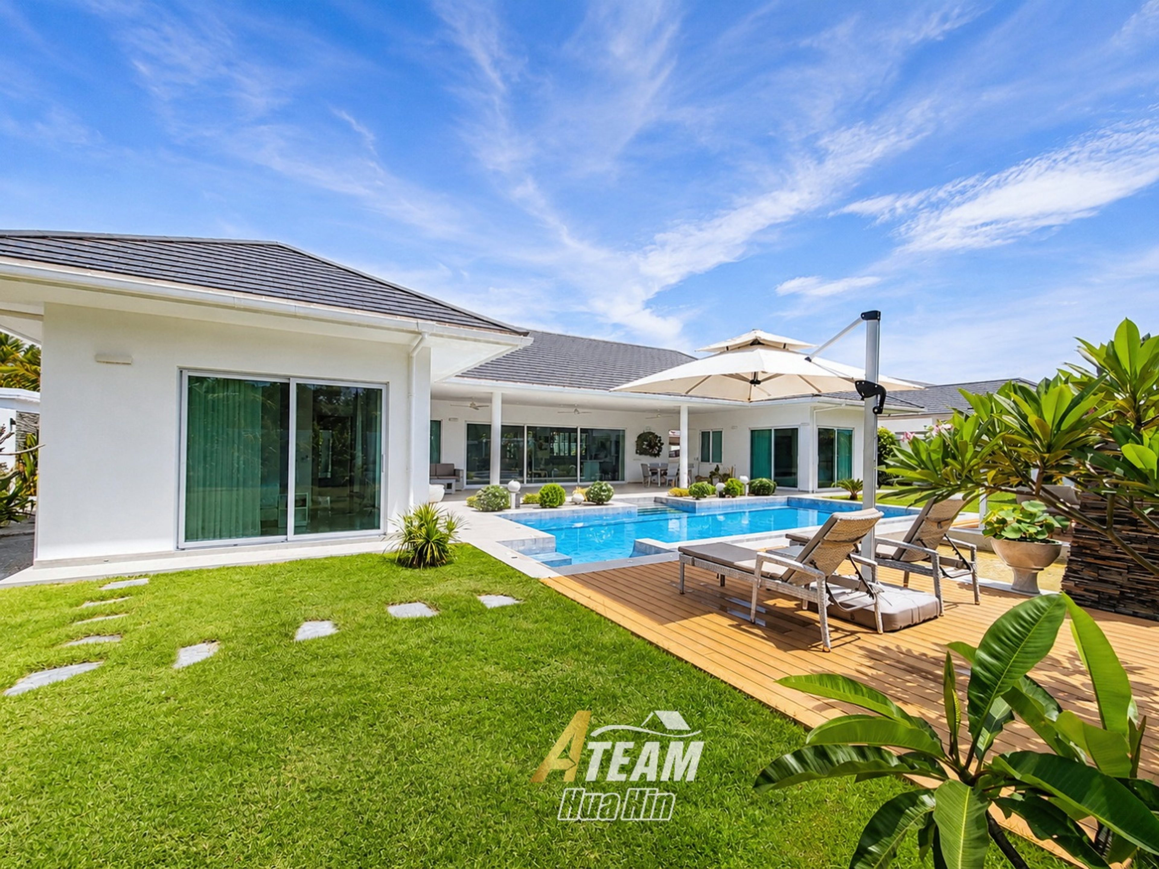 Luxury Villa with Huge Plot and Mountain View