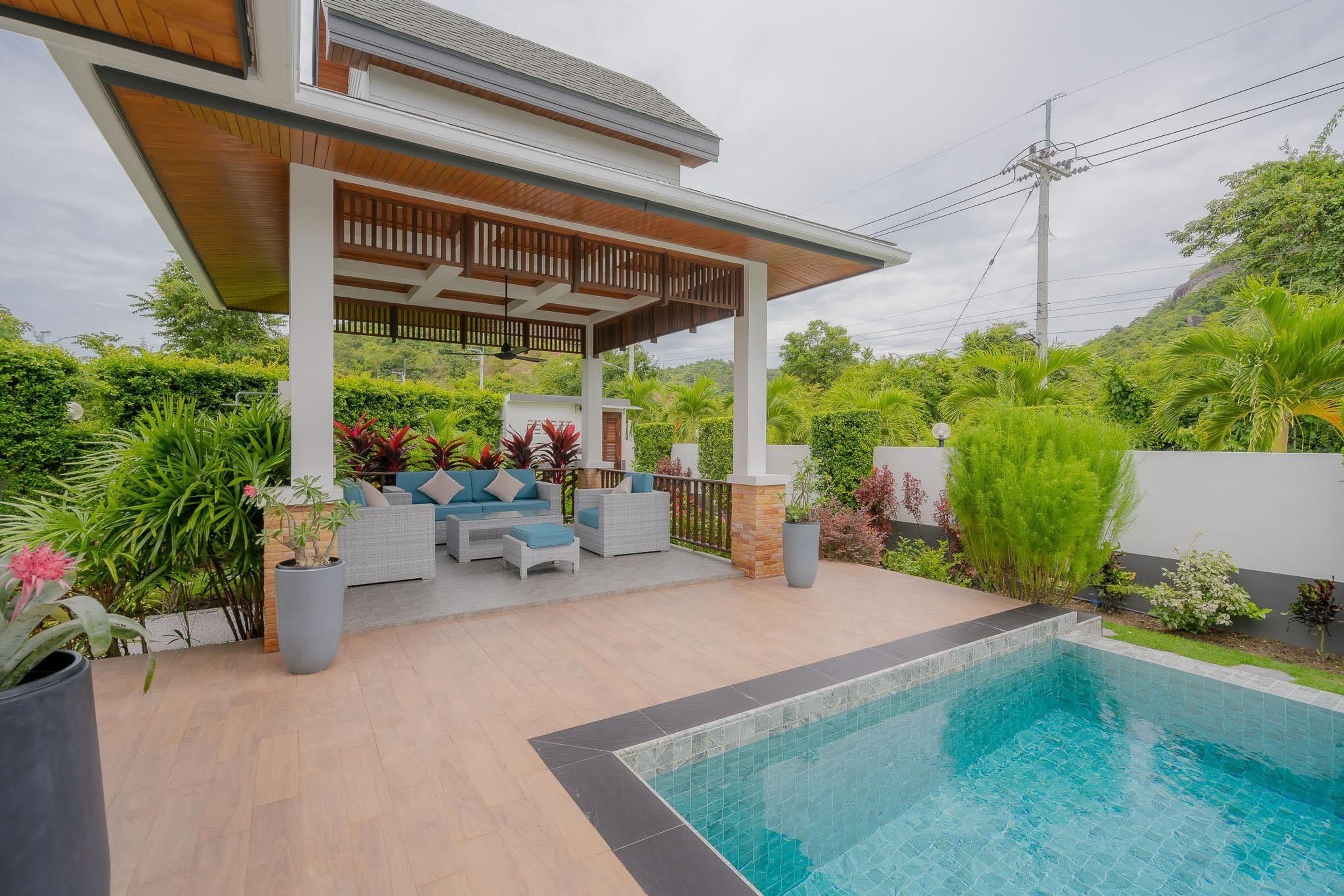 House / Villa For Rent - - 3 Bedrooms - 2 Bathrooms - Price ฿90,000 -  thumbnail 4