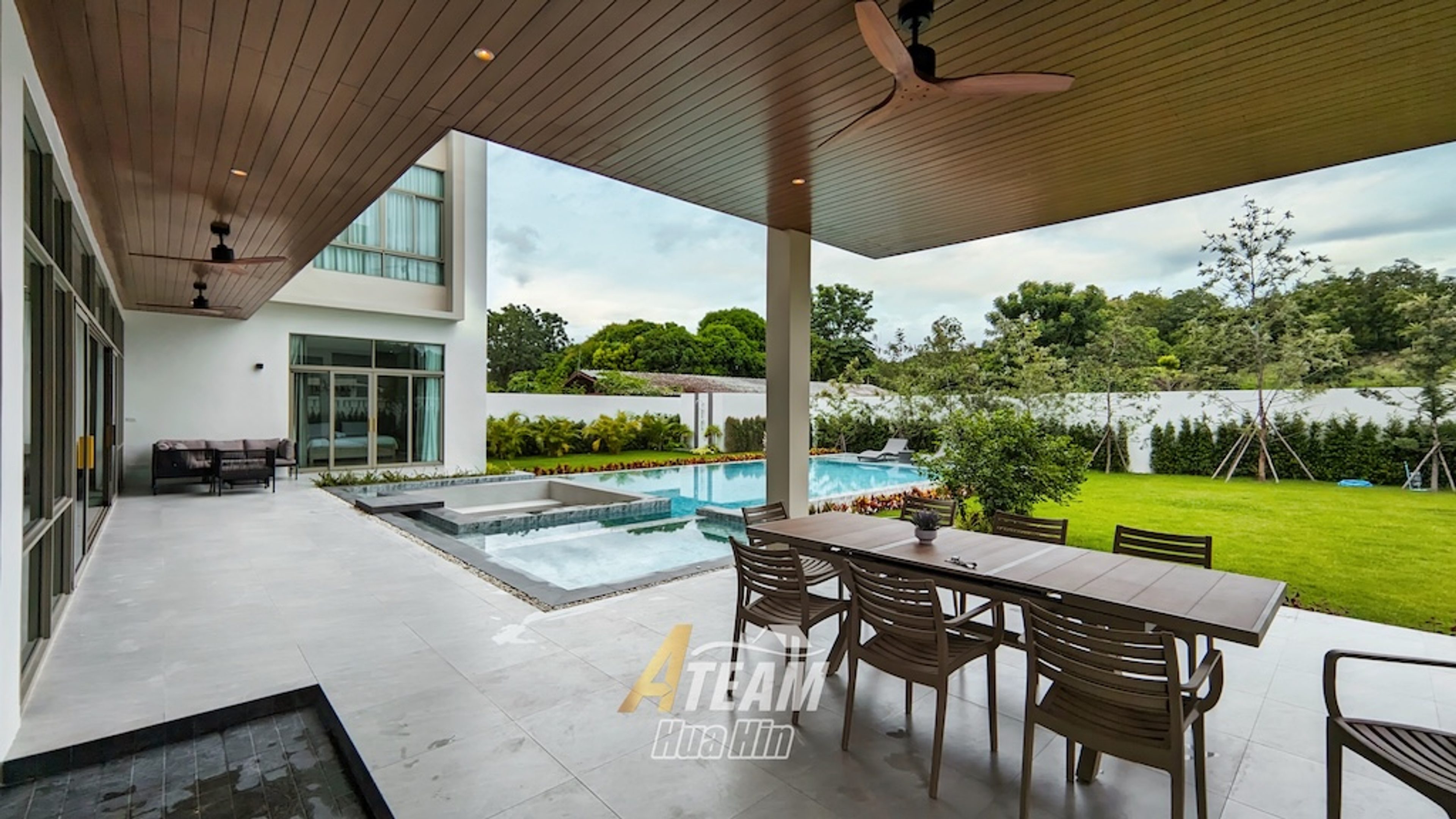 Luxury 4-Bedroom Pool Villa Surrounded by Mountains thumbnail 5
