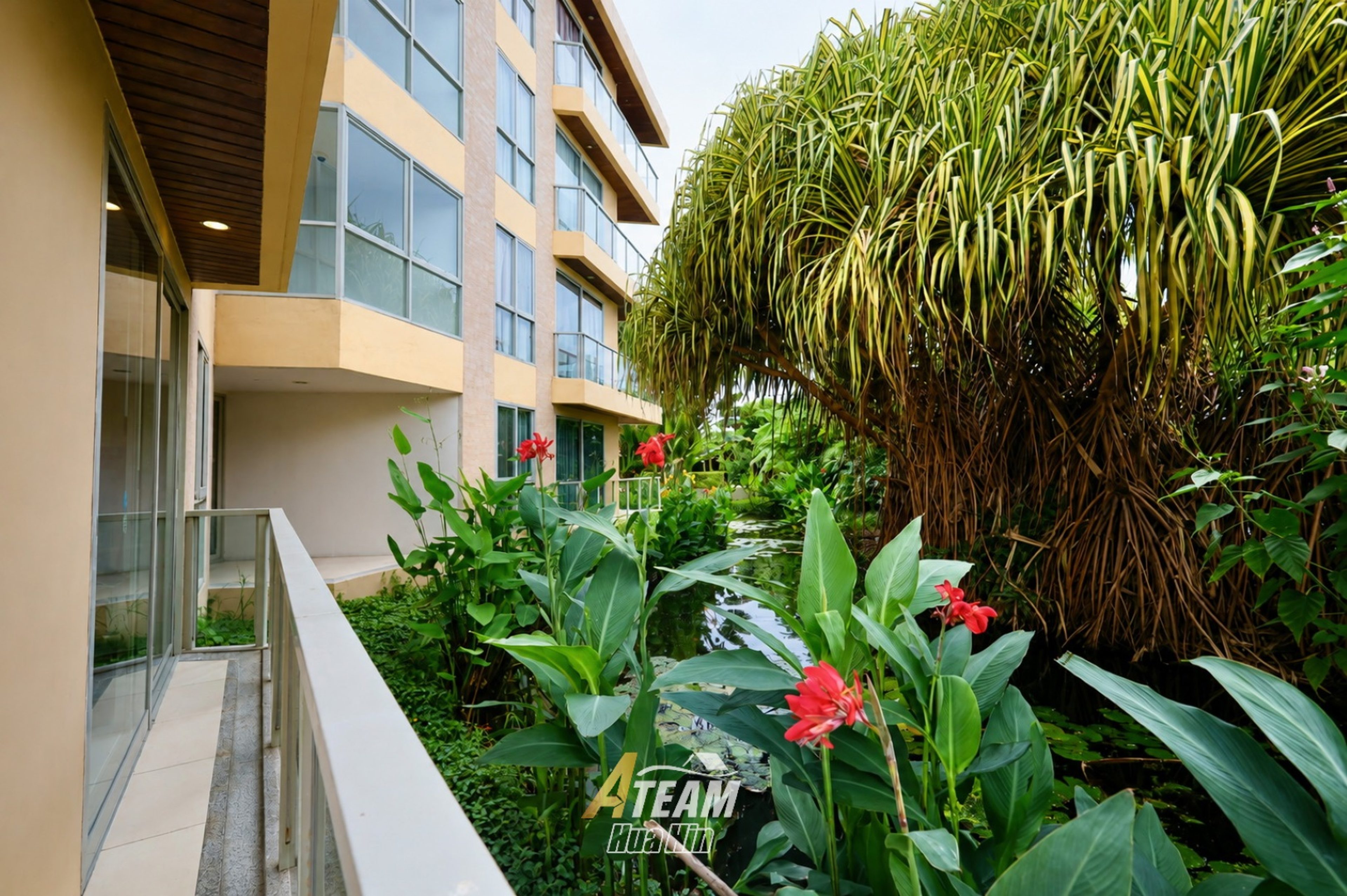 Pool Access 2-Bedroom Condo at Baan Thew Talay Aqua Marine, Cha-Am thumbnail 10