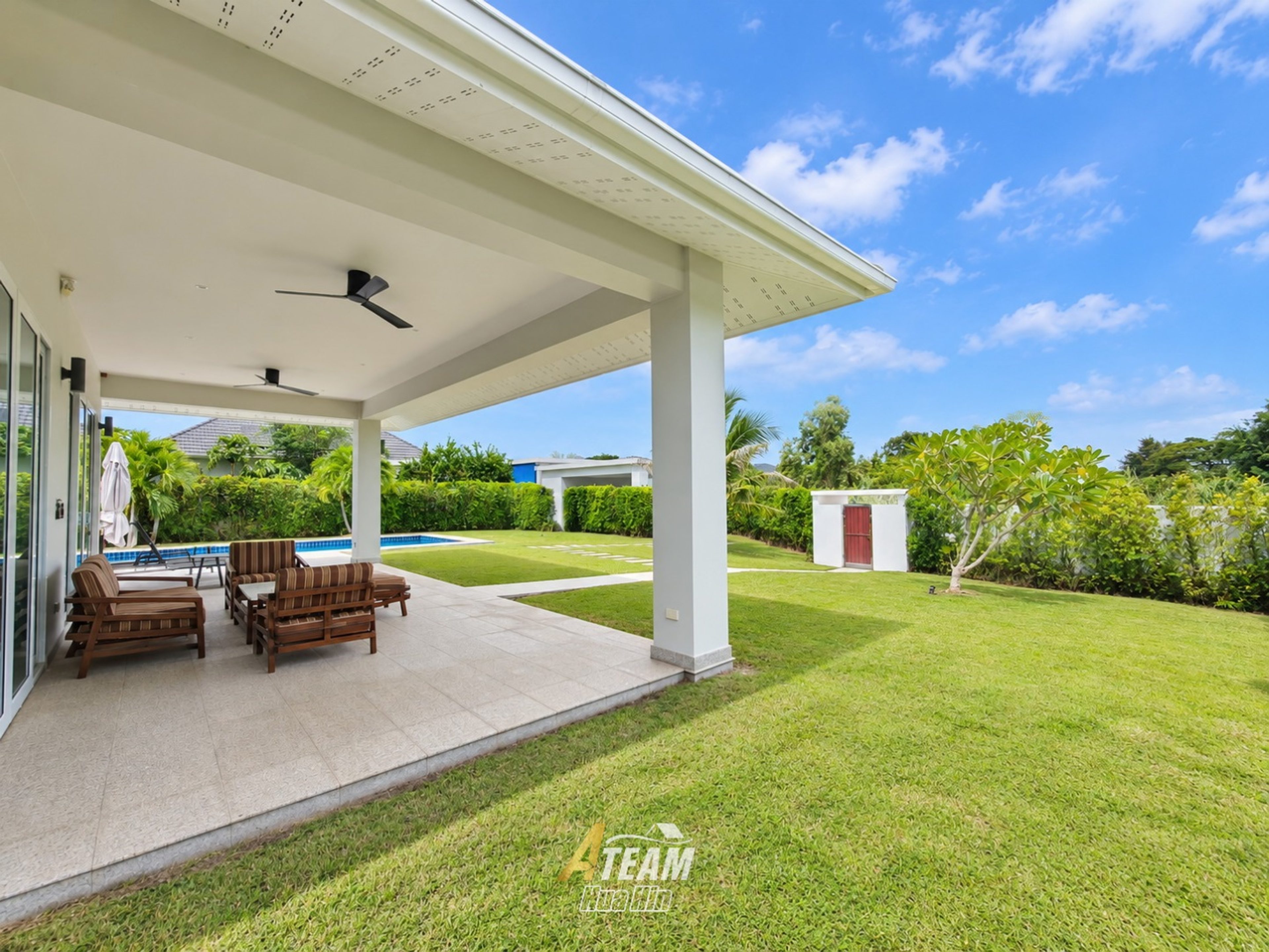 Like-New 3-Bedroom Pool Villa thumbnail 6