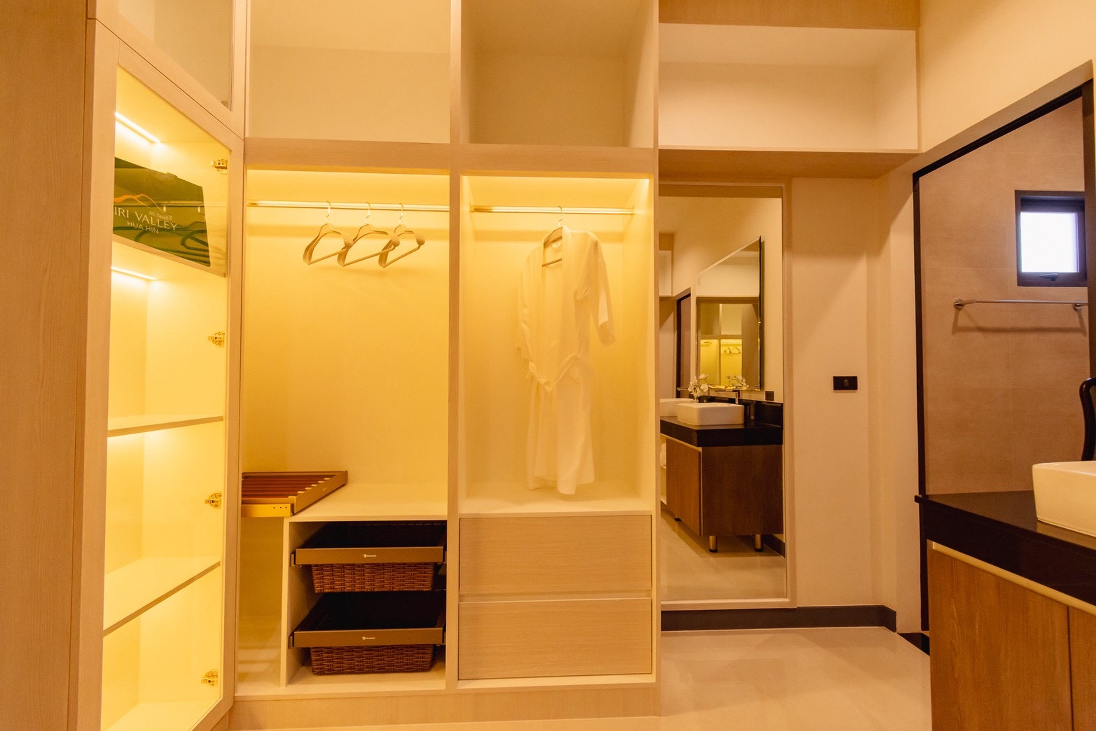 Modern 3 Bedroom  Luxury Pool Villas on Soi 112 thumbnail 27