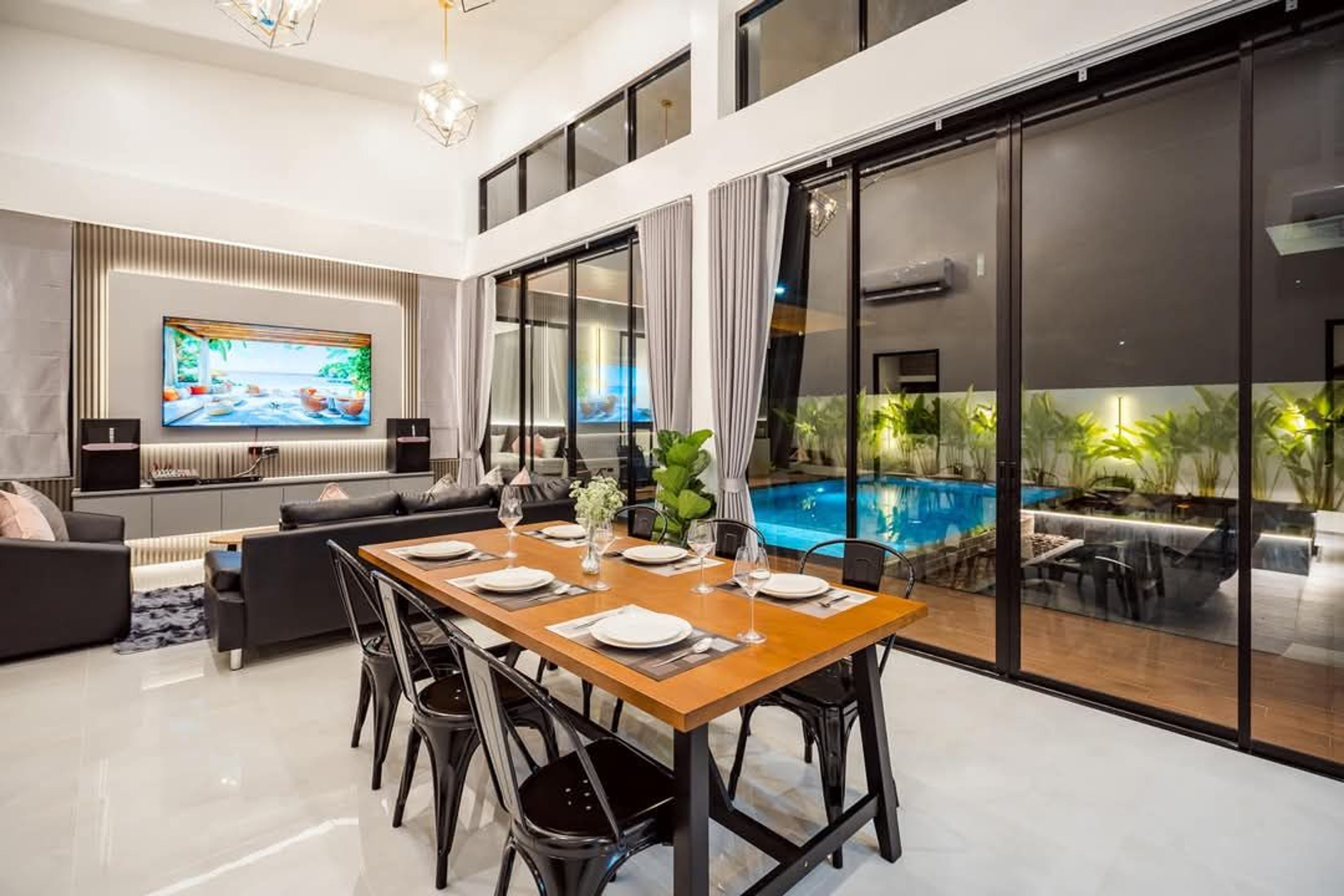Modern Luxury  5-Bedroom Home – Hua Hin thumbnail 10