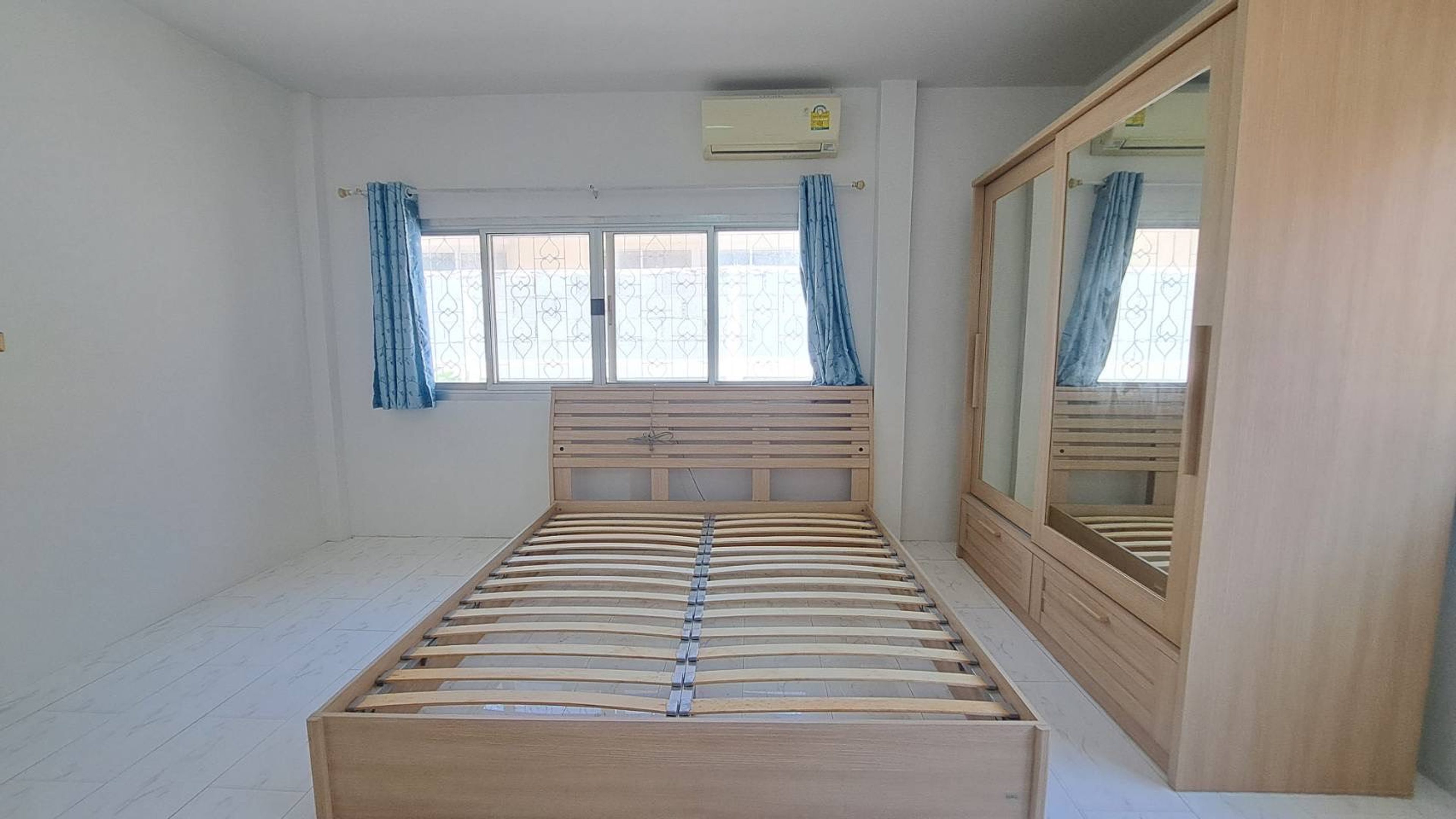 Spacious 3-Bedroom House for Sale in Hua Hin Soi 2 thumbnail 15