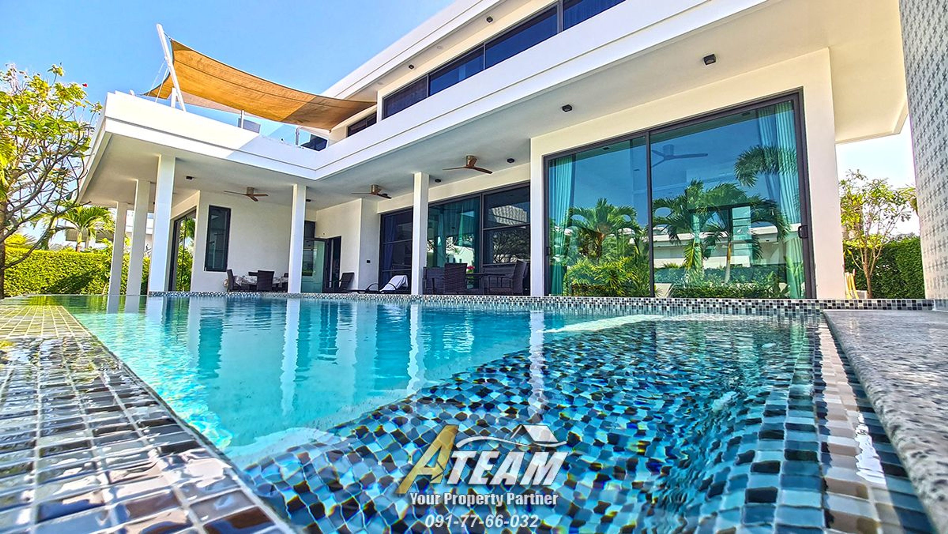 Modern 3 bedroom pool villa In La Lua resort thumbnail 4