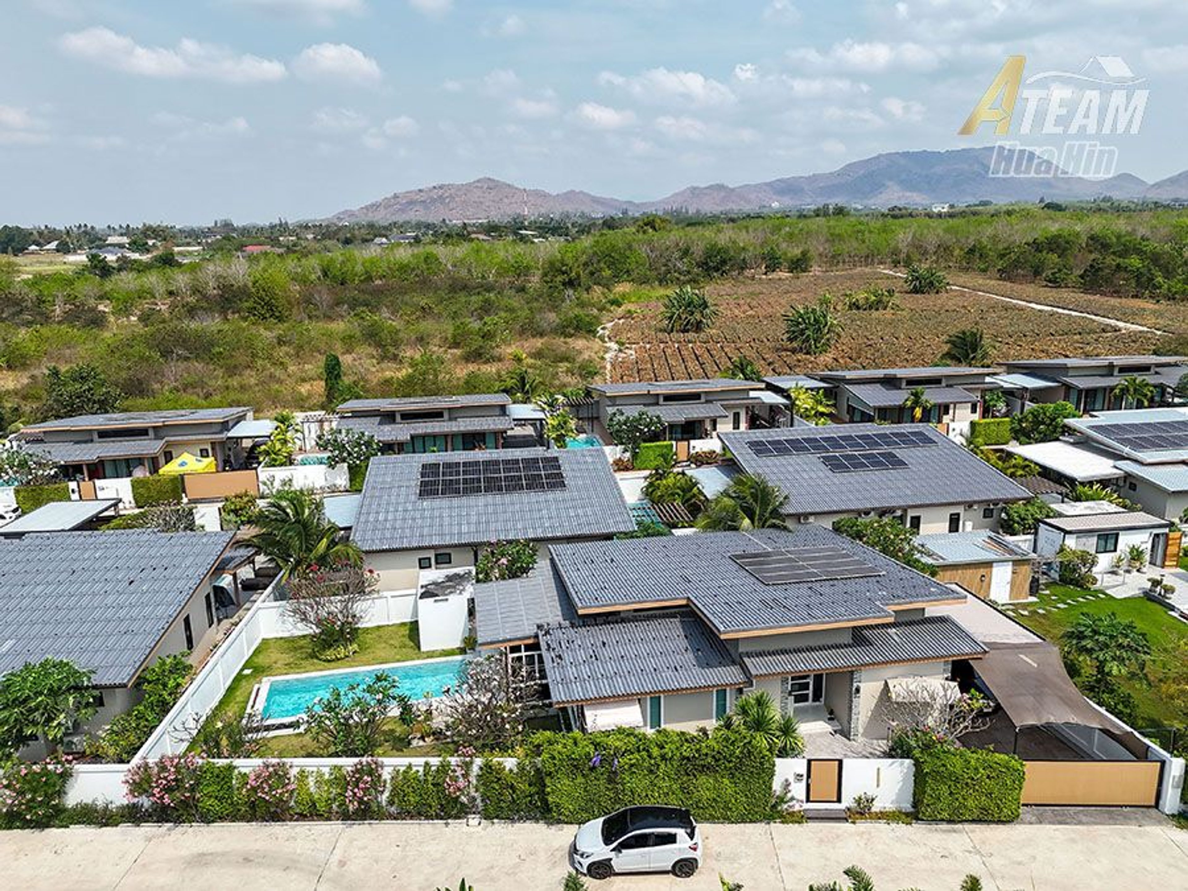 Modern 3-Bedroom Pool Villa in Hin Lek Fai