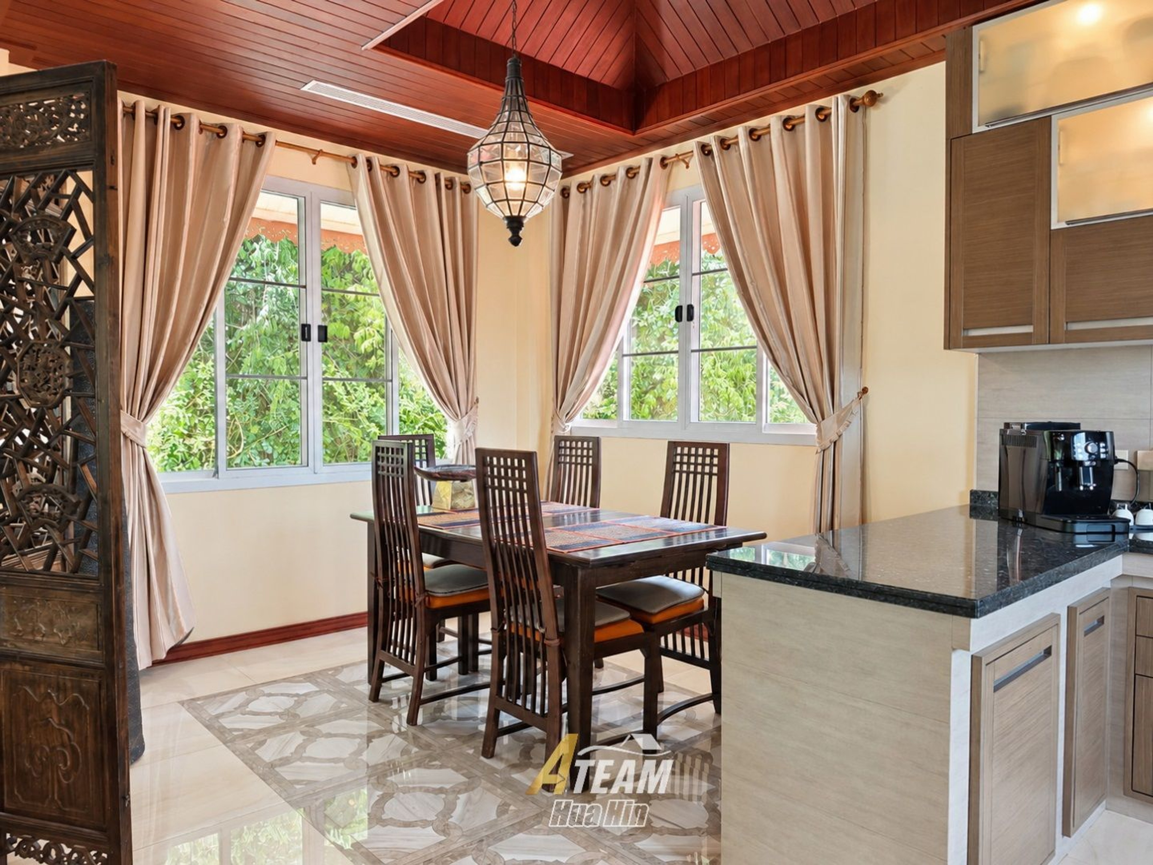 Résidence exceptionnelle de 4 chambres à Emerald Heights