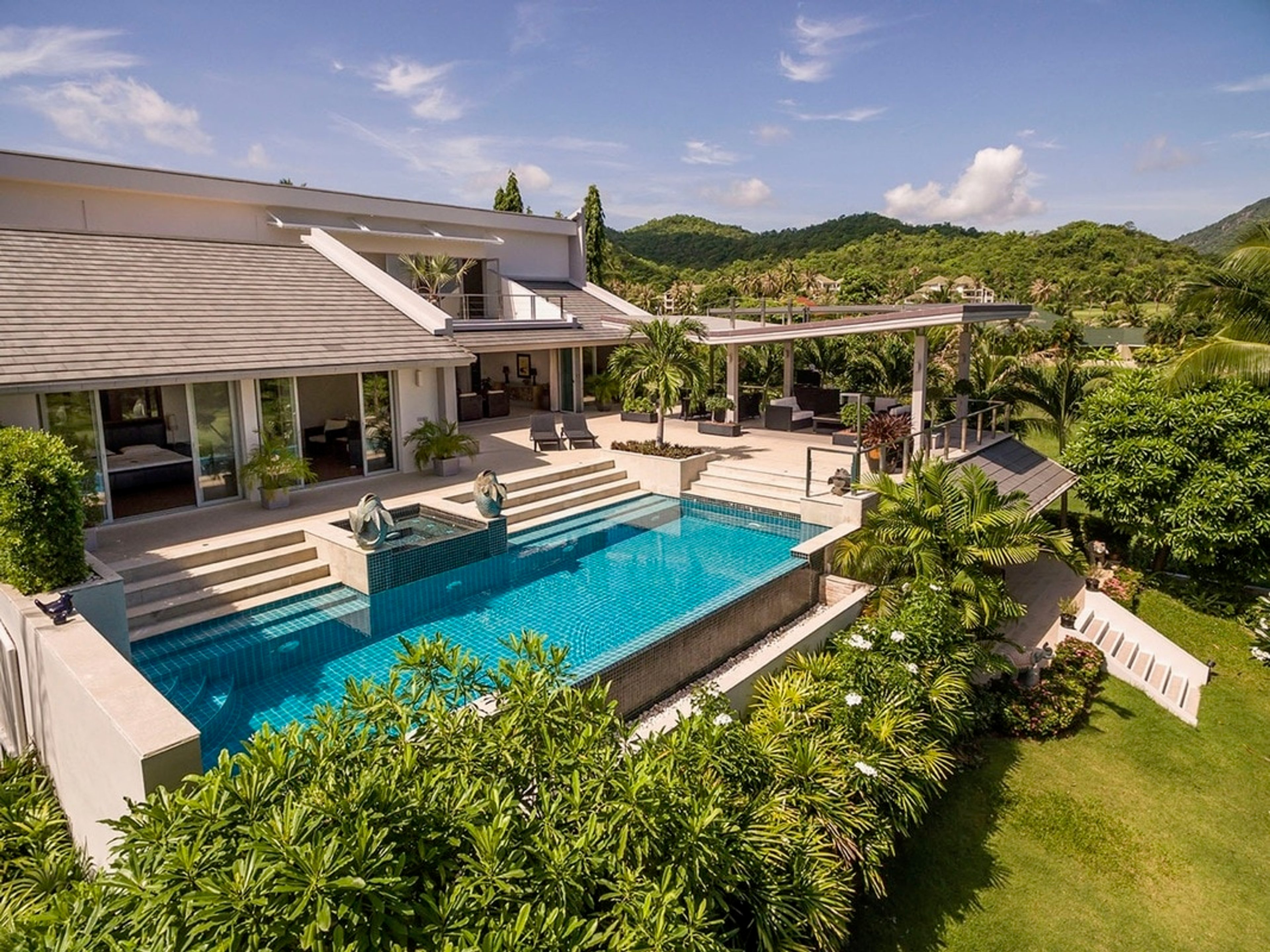 Unique Design  5 Bedroom Villa with stunning  golf view at Palm Hills