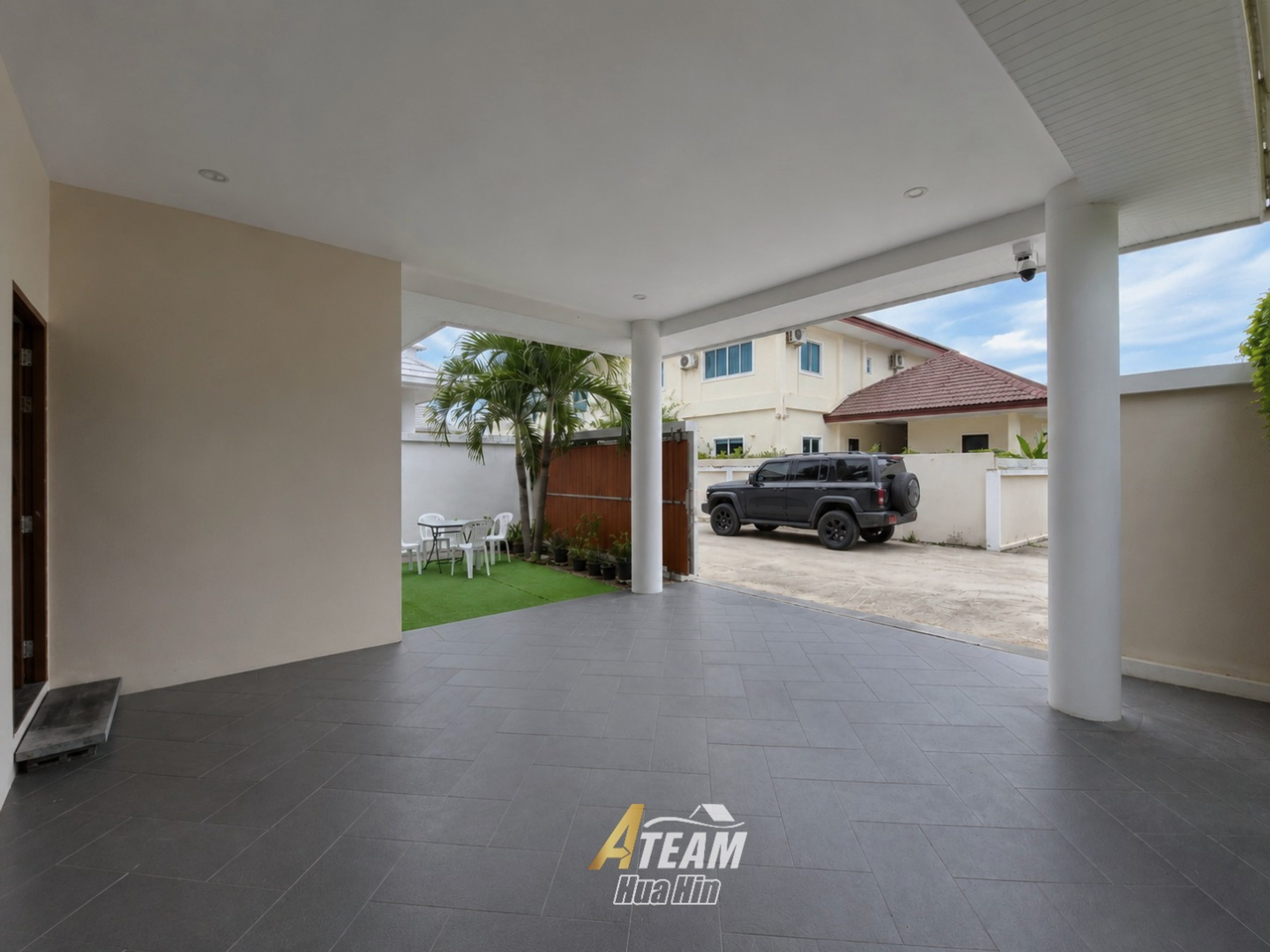 Stylish 2-Bedroom Pool Villa with Pineapple Field Views – Wang Pong, Pranburi thumbnail 10