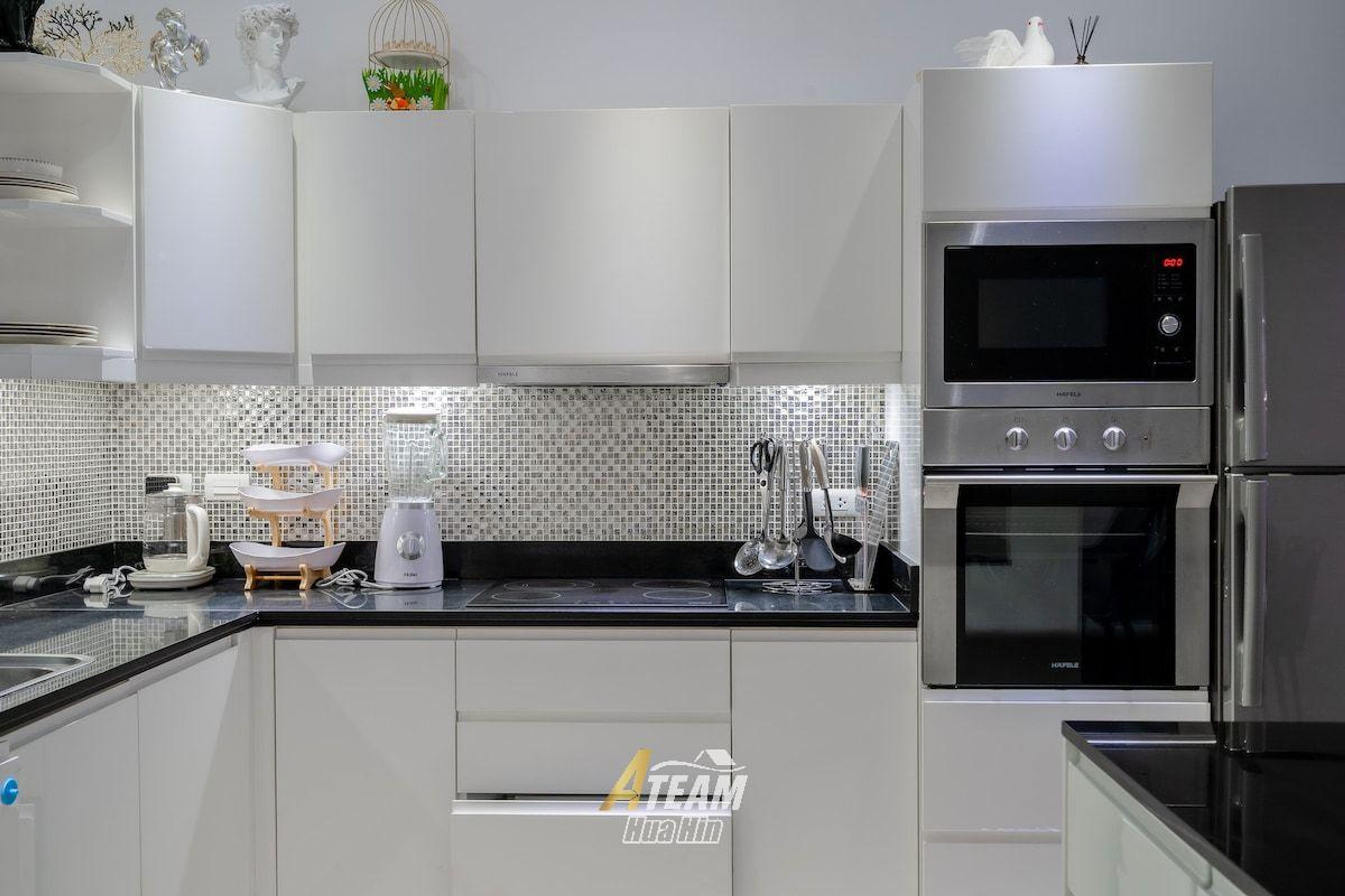 Luxury 3-Bedroom Pool Villa for Sale at Falcon Hill, Soi 102 thumbnail 17