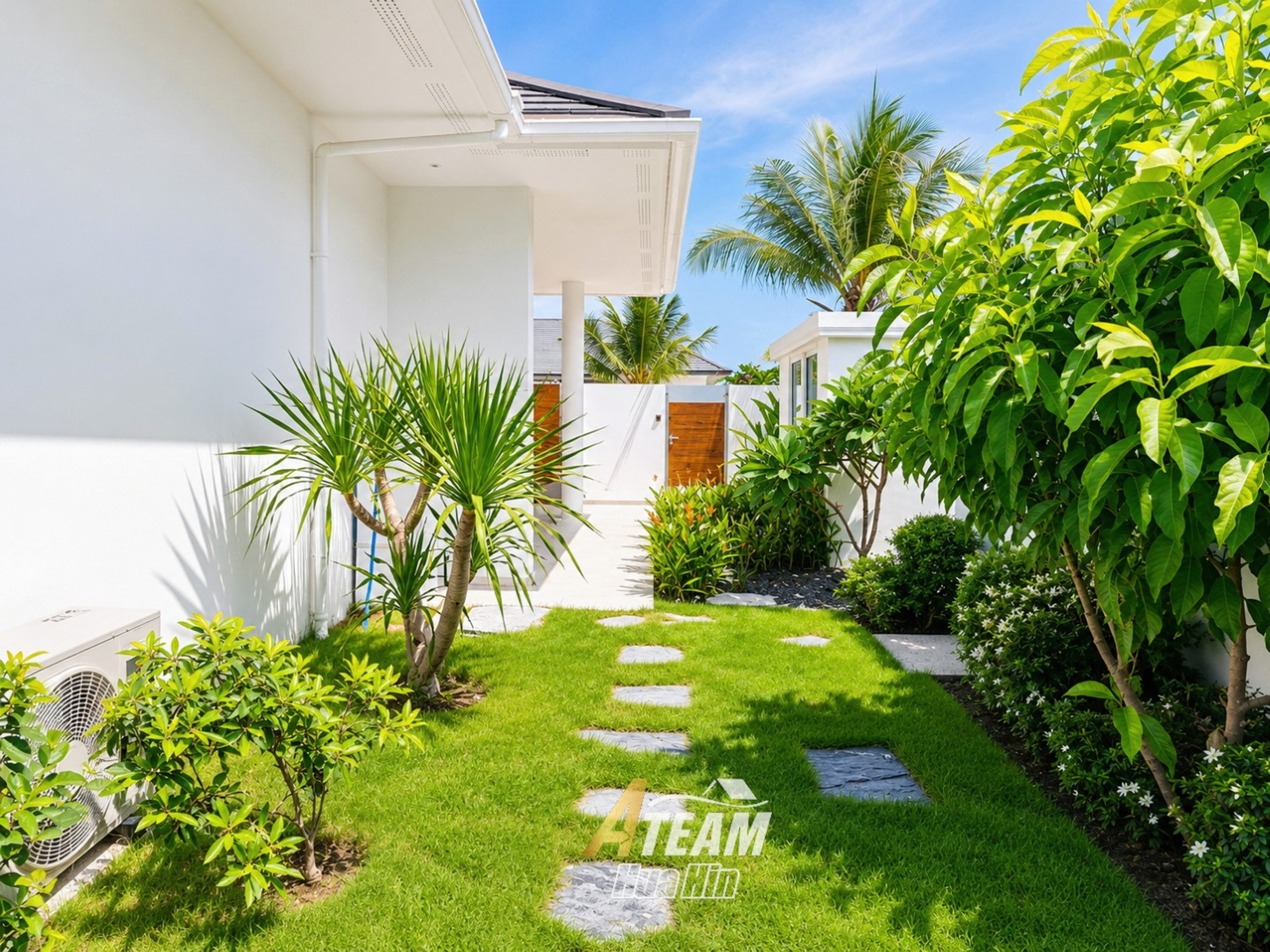 Luxury Villa with Huge Plot and Mountain View thumbnail 5