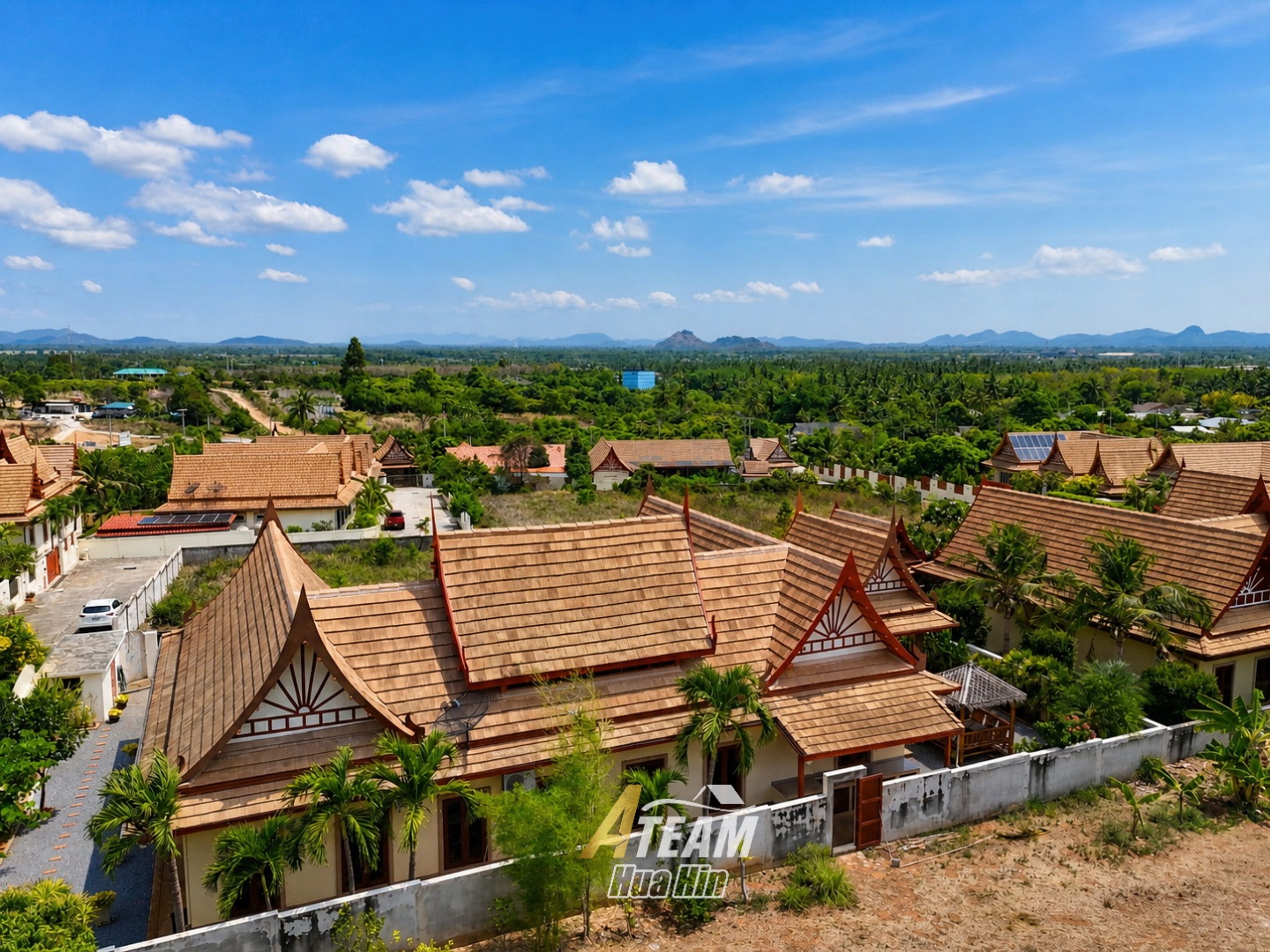Tropical Pool Villa on a Large  Land Plot thumbnail 2
