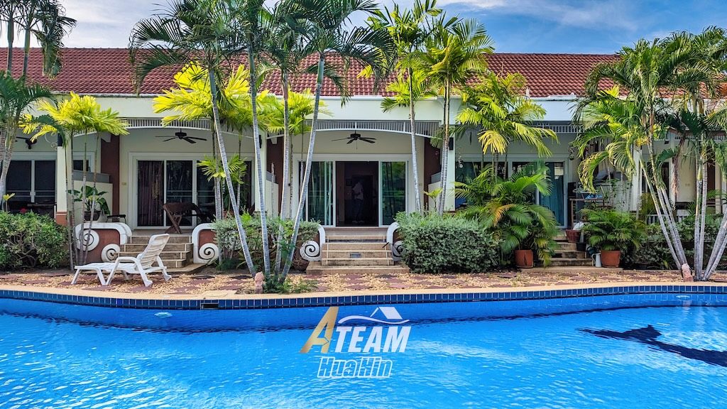 Cozy Townhouse with Pool Access at Smart House Village 3