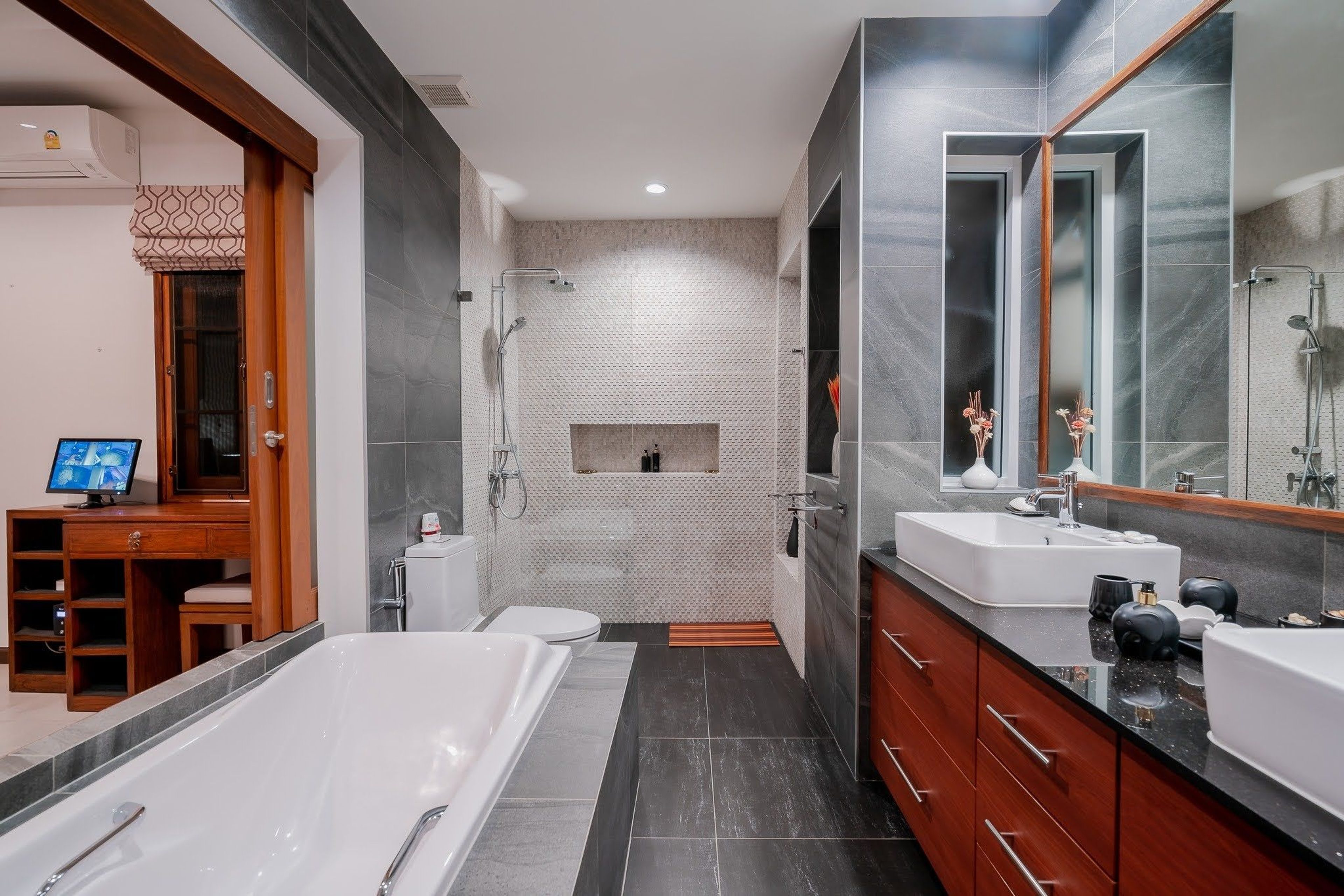 House / Villa For Rent - - 3 Bedrooms - 2 Bathrooms - Price ฿90,000 -  thumbnail 39