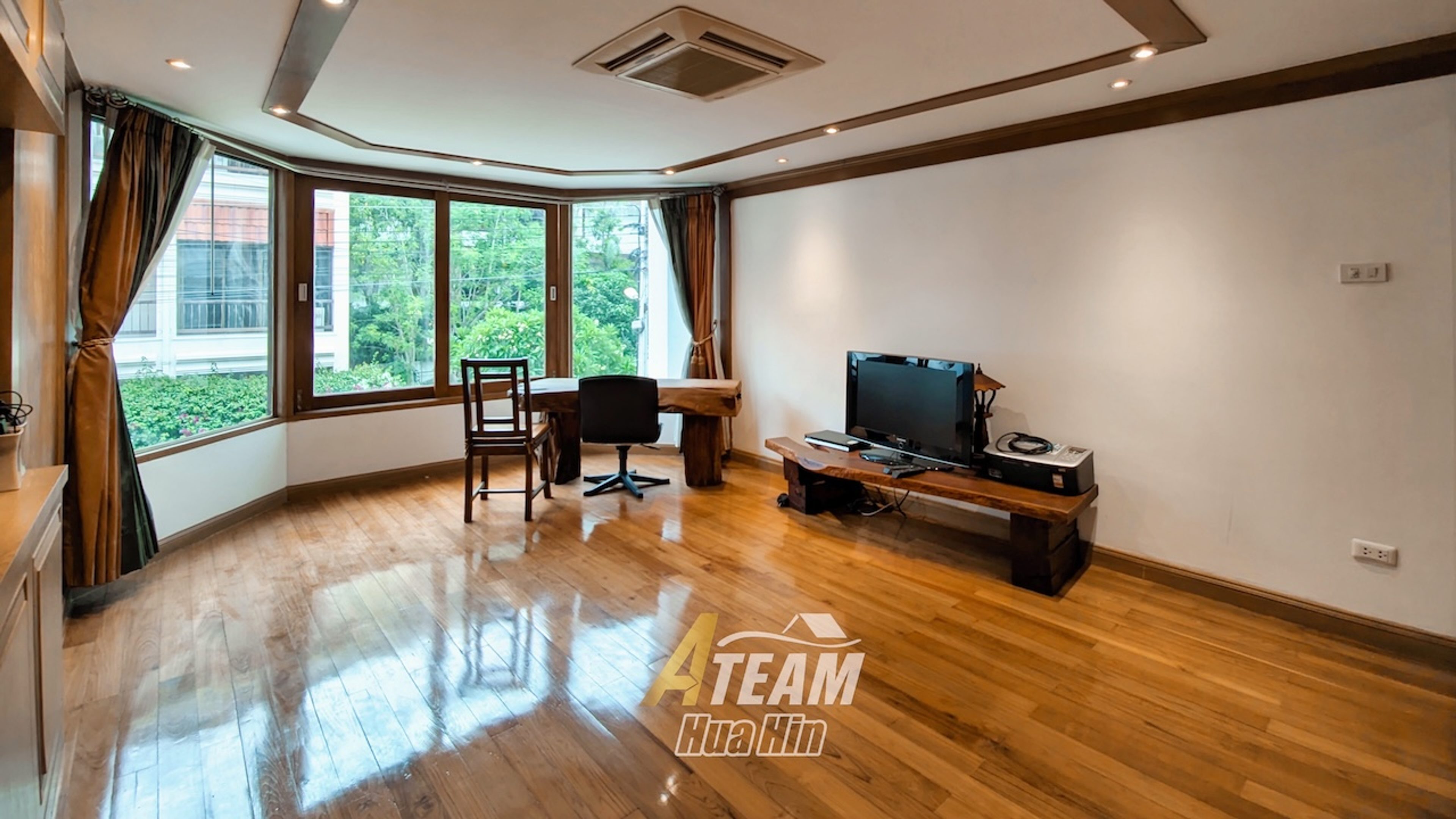 Beachfront 5-Bedroom Townhouse in Baan Suksamran – Hua Hin City Center thumbnail 18