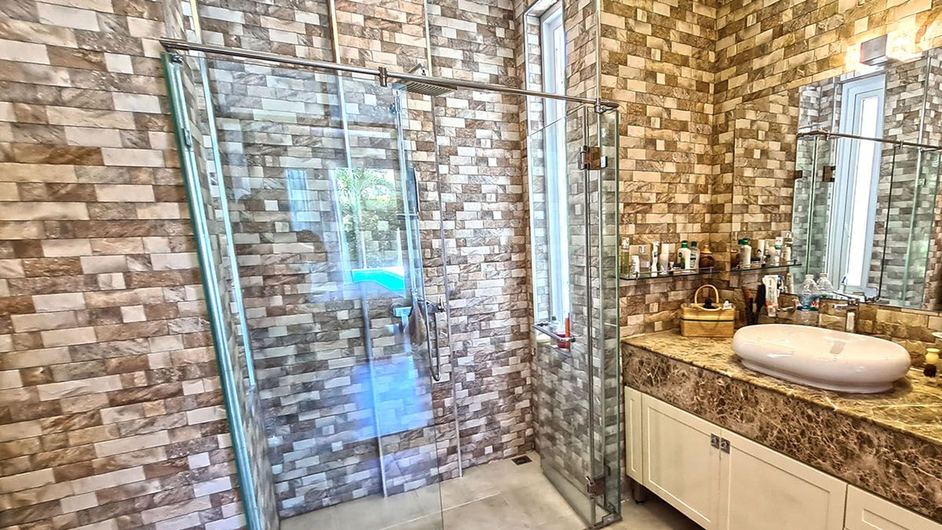 175 sqm Pool Villa in Red Mountain Waterside thumbnail 5