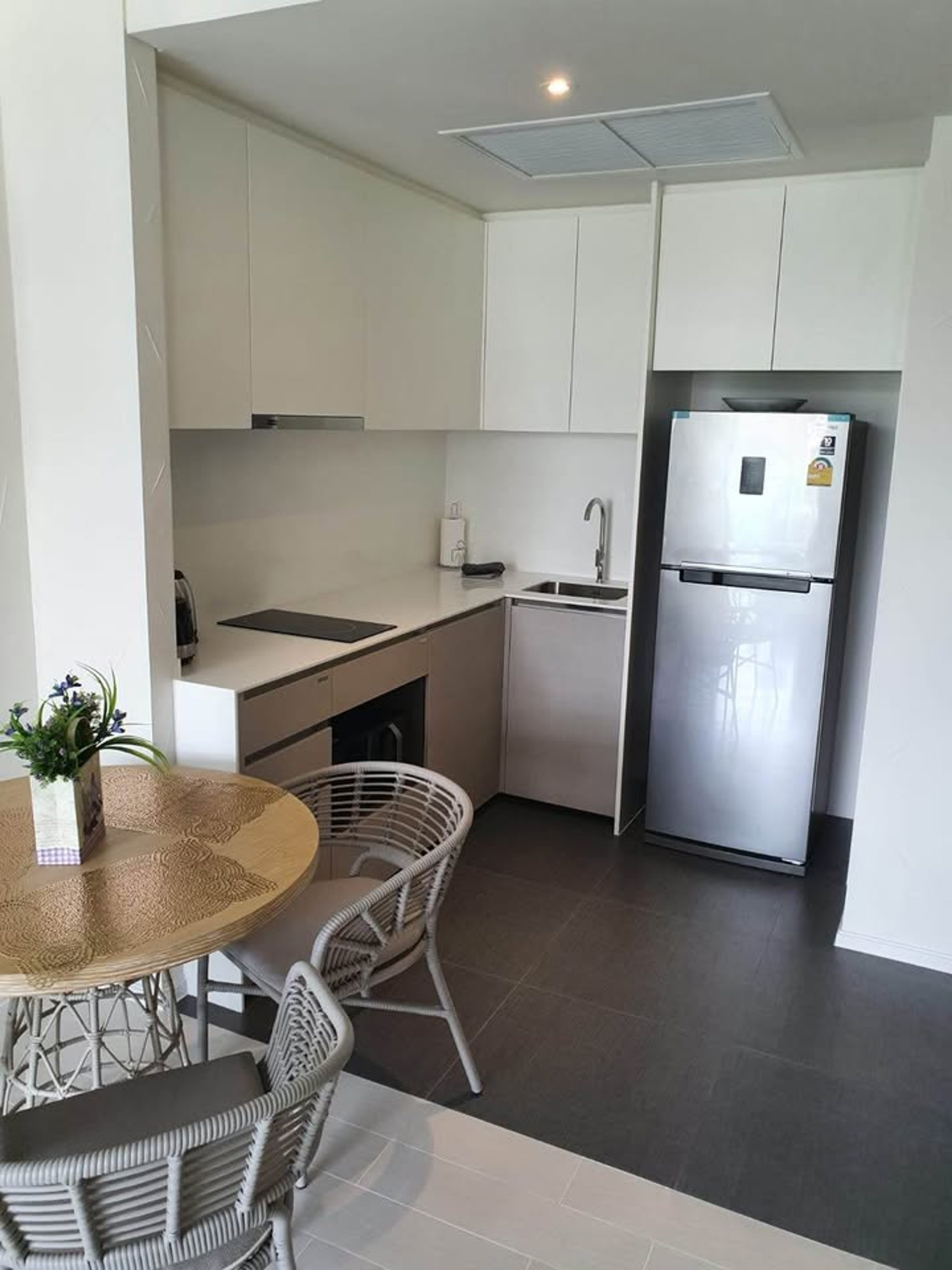 Beautiful 2-Bedroom Condo with Pool View at Veranda, Khao Takiab thumbnail 6