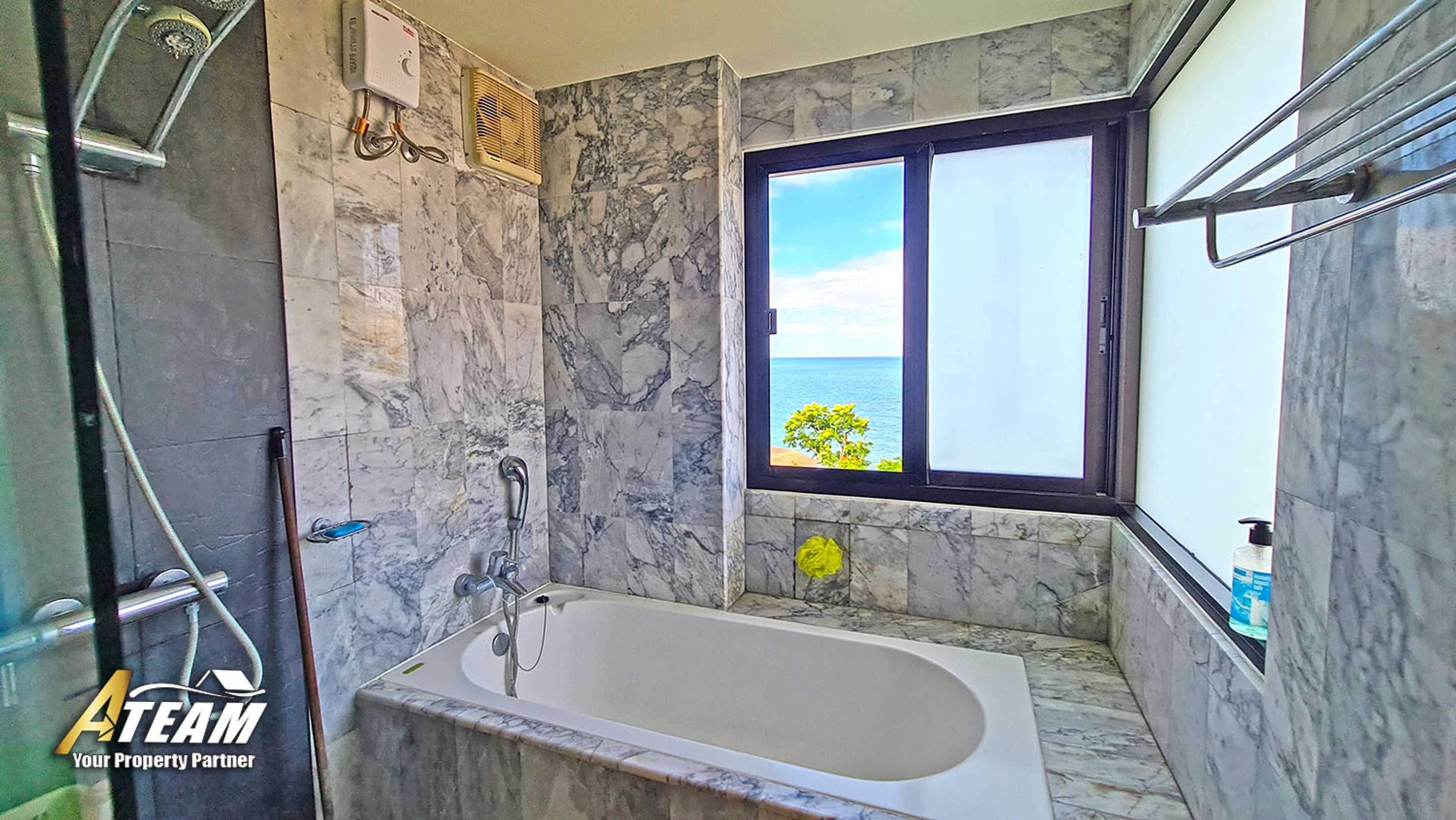 Beachfront sea view condo in Khao Tao, Santipura thumbnail 23