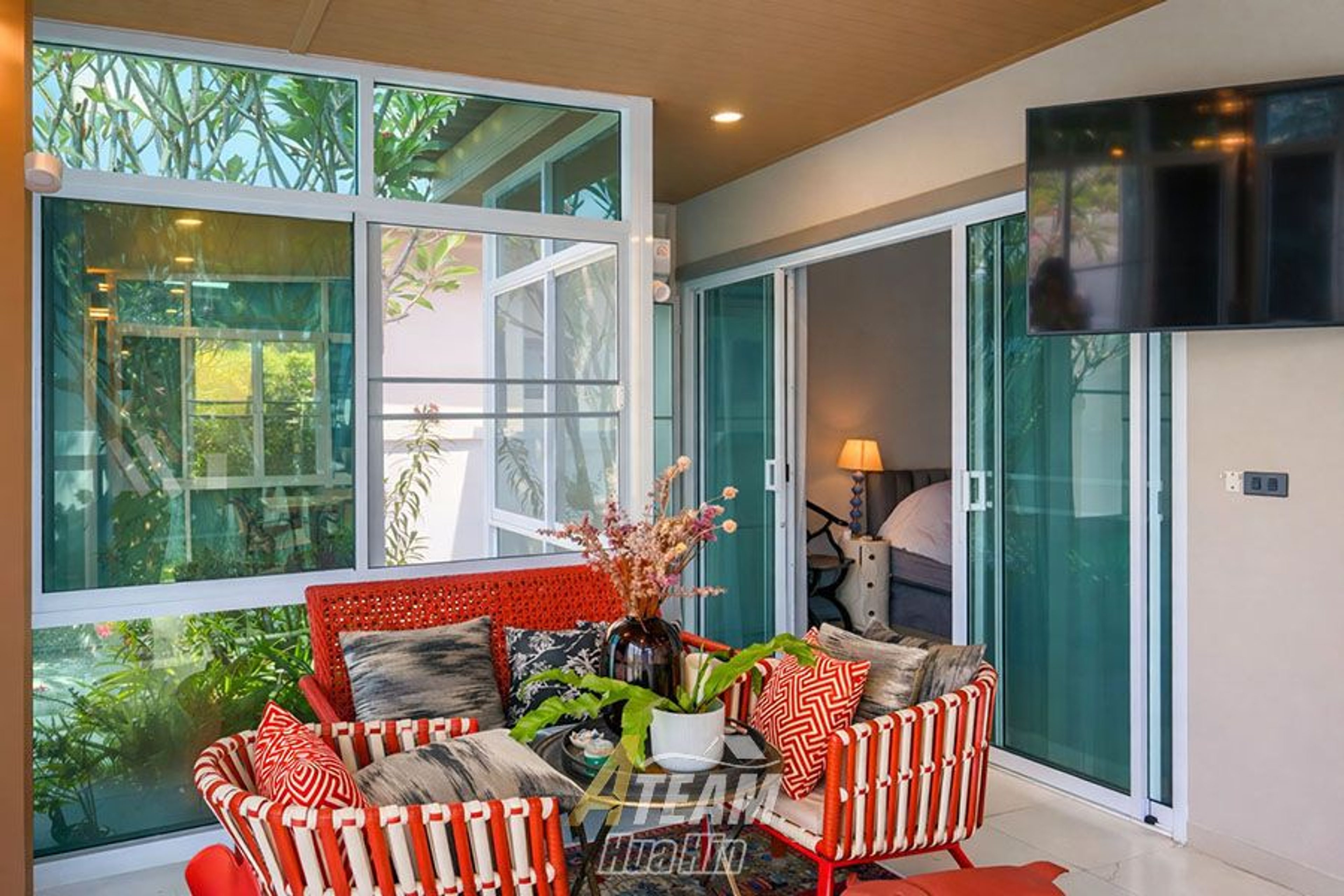 Modern 3-Bedroom Pool Villa in Hin Lek Fai thumbnail 5
